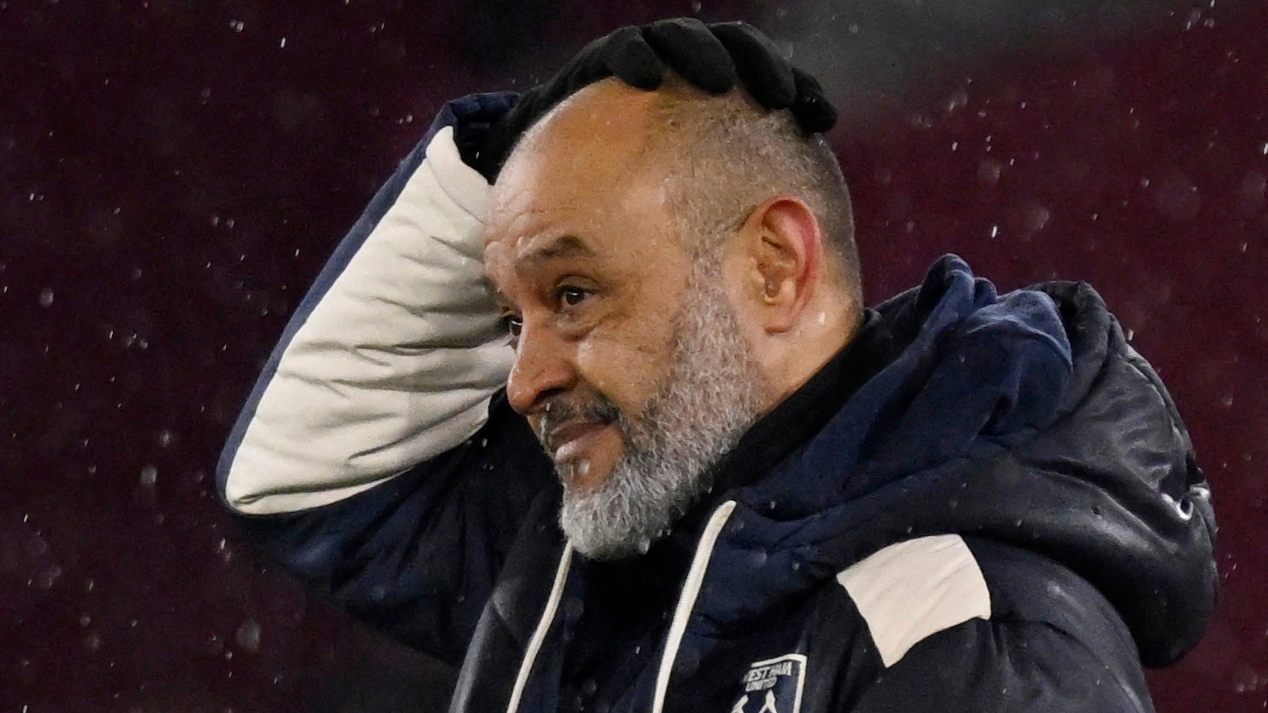 Soccer Football - Premier League - West Ham United v Nottingham Forest - London Stadium, London, Britain - January 6, 2026 West Ham United manager Nuno Espirito Santo reacts Reuters/Tony O Brien EDITORIAL USE ONLY. NO USE WITH UNAUTHORIZED AUDIO, VIDEO, DATA, FIXTURE LISTS, CLUB/LEAGUE LOGOS OR 'LIVE' SERVICES. ONLINE IN-MATCH USE LIMITED TO 120 IMAGES, NO VIDEO EMULATION. NO USE IN BETTING, GAMES OR SINGLE CLUB/LEAGUE/PLAYER PUBLICATIONS. PLEASE CONTACT YOUR ACCOUNT REPRESENTATIVE FOR FURTHER DETAILS..