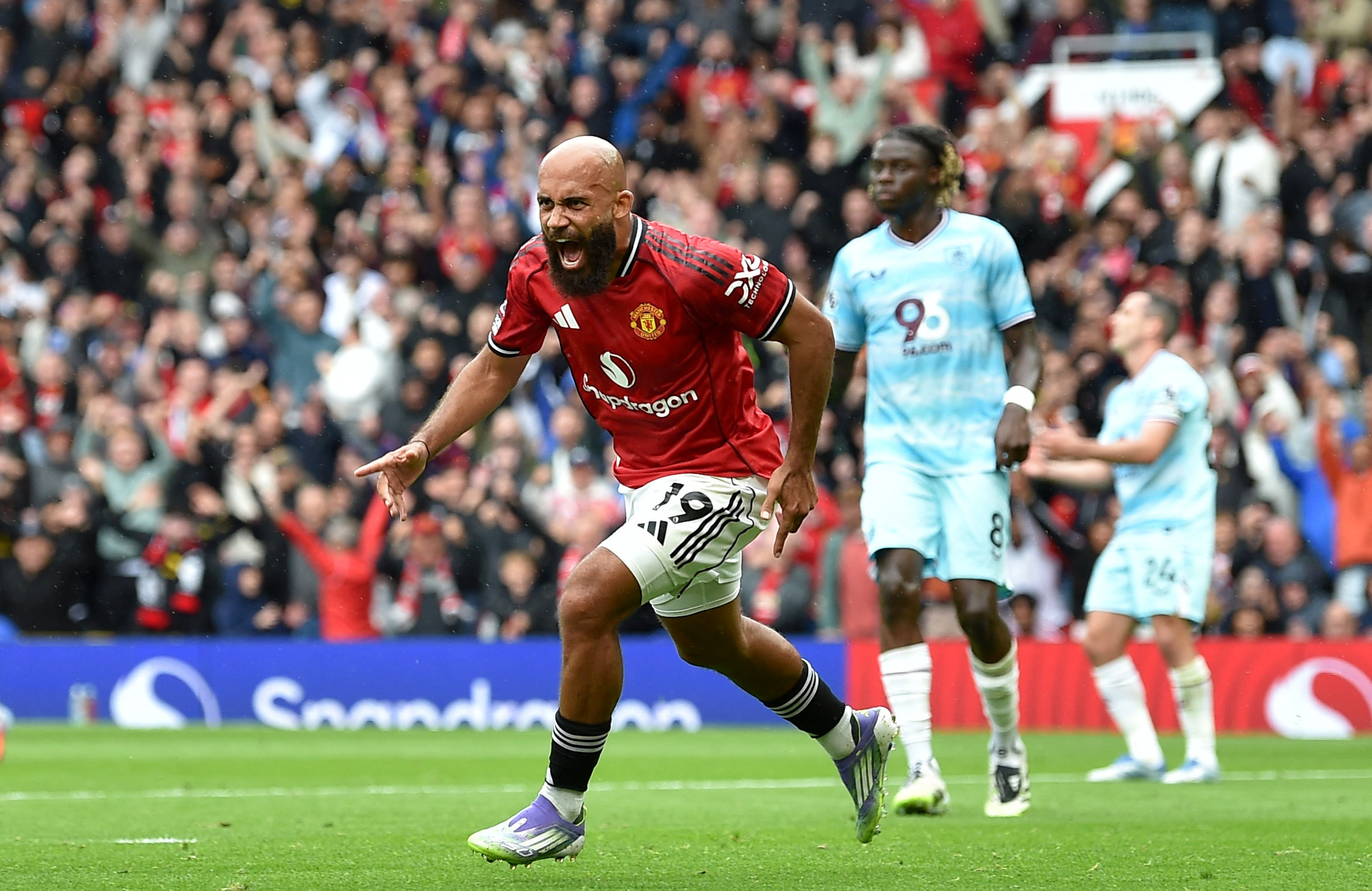 Soccer Football - Premier League - Manchester United v Burnley - Old Trafford, Manchester, Britain - August 30, 2025  Manchester United's Bryan Mbeumo celebrates scoring their second goal REUTERS/Peter Powell EDITORIAL USE ONLY. NO USE WITH UNAUTHORIZED AUDIO, VIDEO, DATA, FIXTURE LISTS, CLUB/LEAGUE LOGOS OR 'LIVE' SERVICES. ONLINE IN-MATCH USE LIMITED TO 120 IMAGES, NO VIDEO EMULATION. NO USE IN BETTING, GAMES OR SINGLE CLUB/LEAGUE/PLAYER PUBLICATIONS. PLEASE CONTACT YOUR ACCOUNT REPRESENTATIVE FOR FURTHER DETAILS..