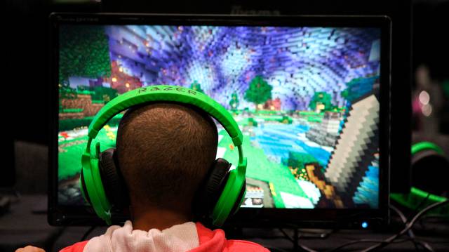 Segue sucesso! Minecraft registra grande aumento de jogadores ativos  mensalmente em 2019 