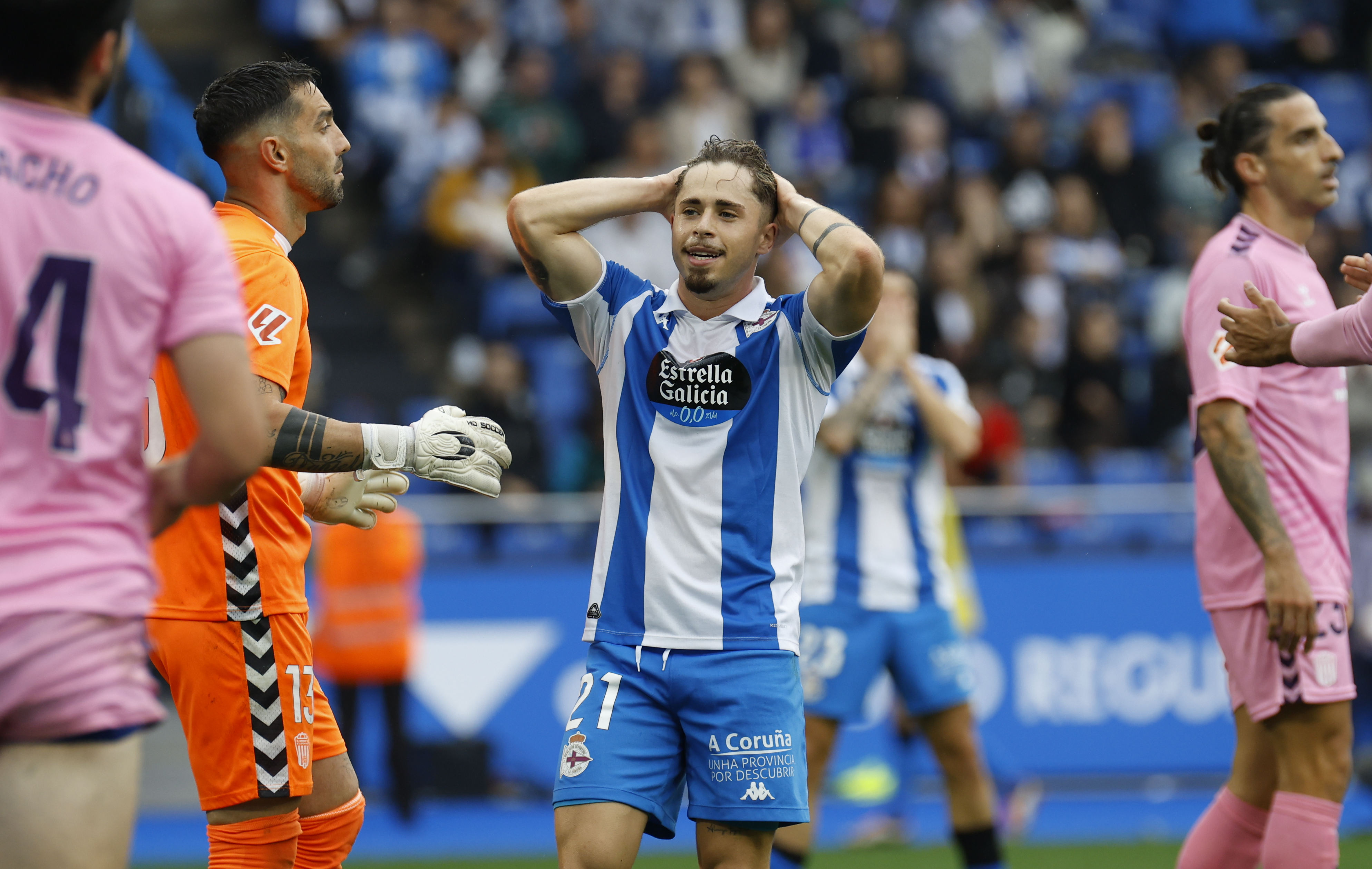 Mackay le niega la victoria a un Deportivo sin puntería