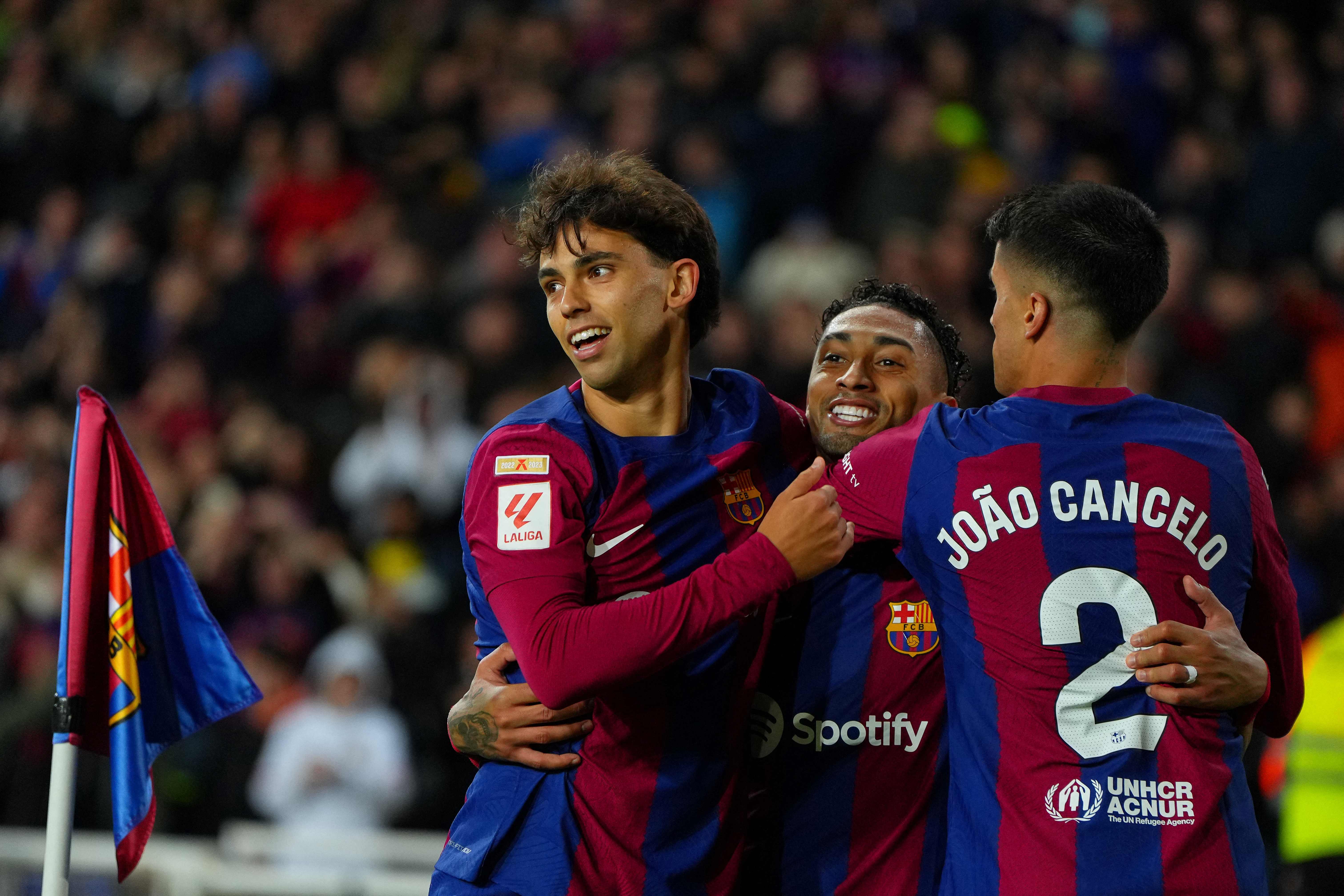 João Félix enciende la luz del Barça