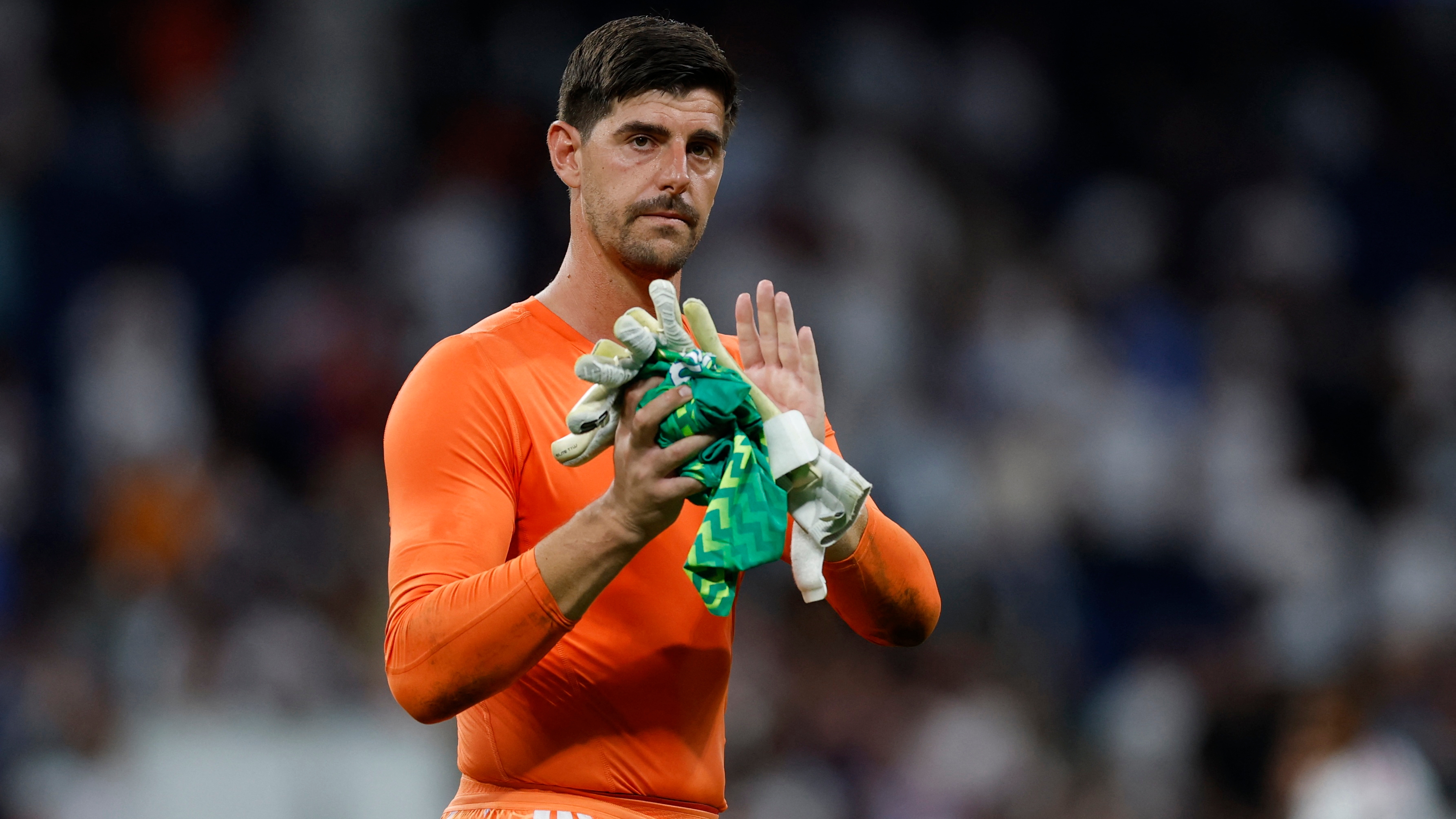 Soccer Football - UEFA Champions League - Real Madrid v Inter Milan - Estadio Bernabeu, Madrid, Spain - September 8, 2026 Real Madrid's Thibaut Courtois applauds fans after the match REUTERS/Violeta Santos Moura
