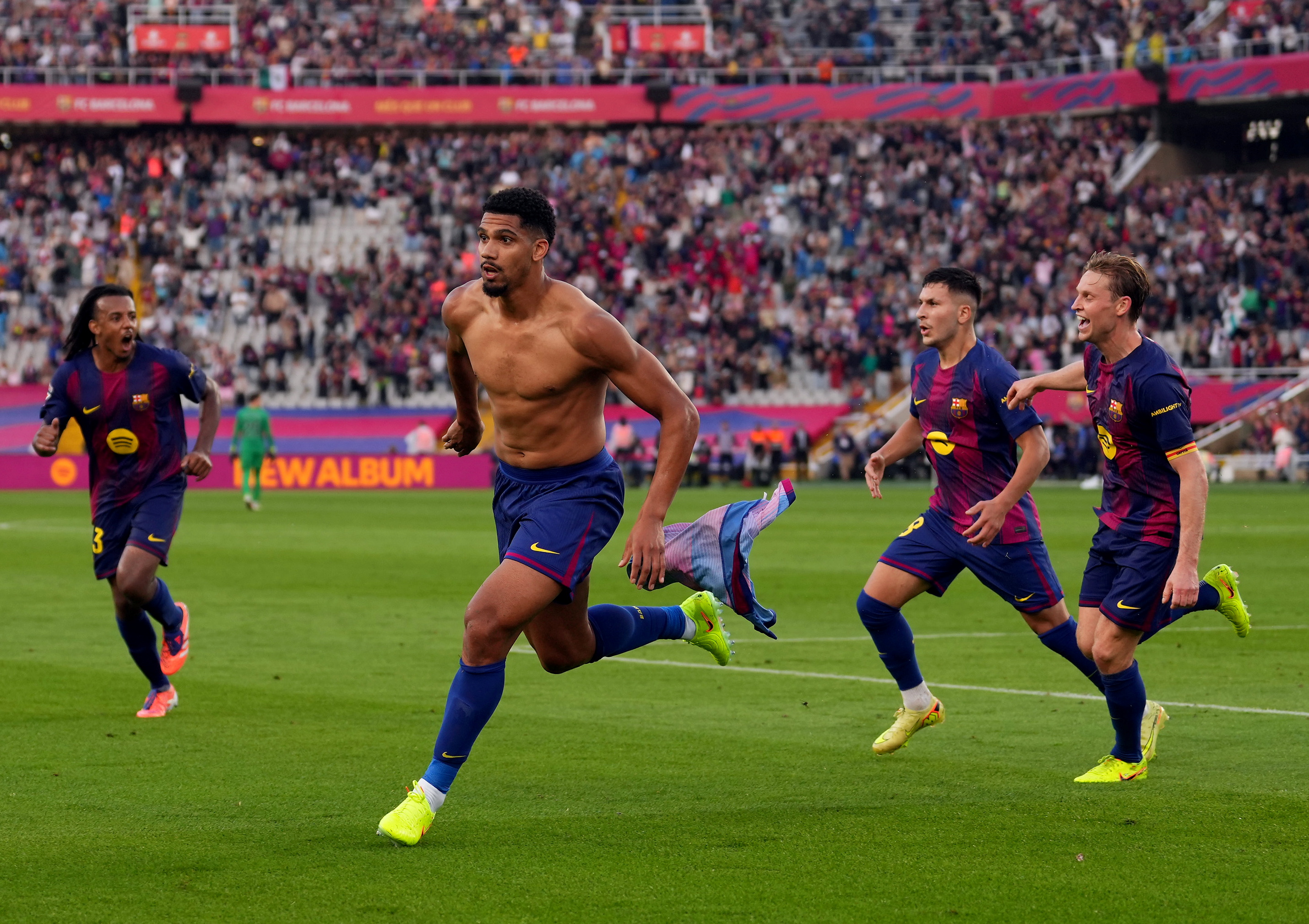 El defensa francés fue decisivo, pero como atacante. Flick le sacó en la recta final y logró el tanto de la victoria.