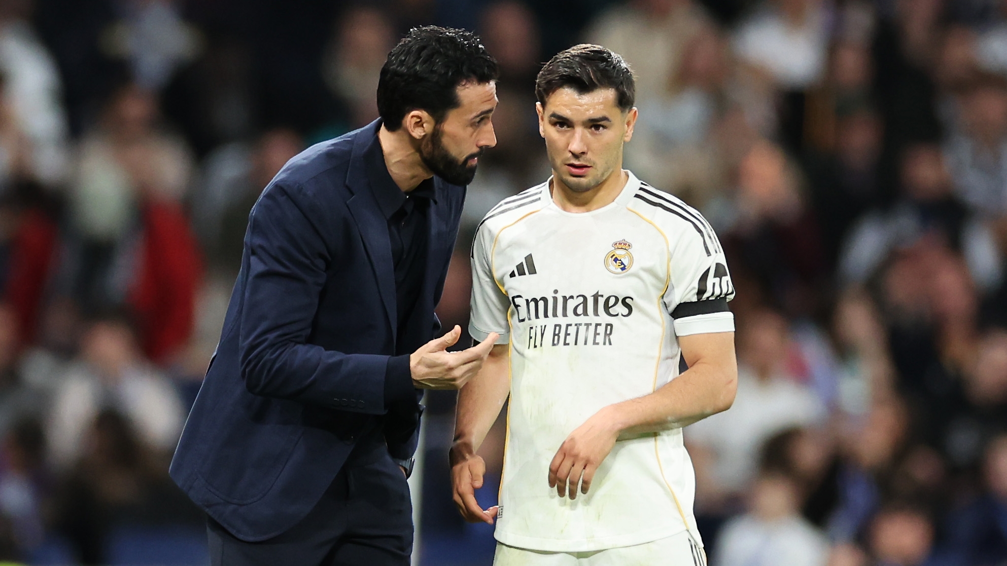 MADRID, SPAIN - MARCH 14: Alvaro Arbeloa, Head Coach of Real Madrid, talks with Brahim Diaz during the LaLiga EA Sports match between Real Madrid CF and Elche CF at Estadio Santiago Bernabeu on March 14, 2026 in Madrid, Spain. (Photo by Florencia Tan Jun/Getty Images)