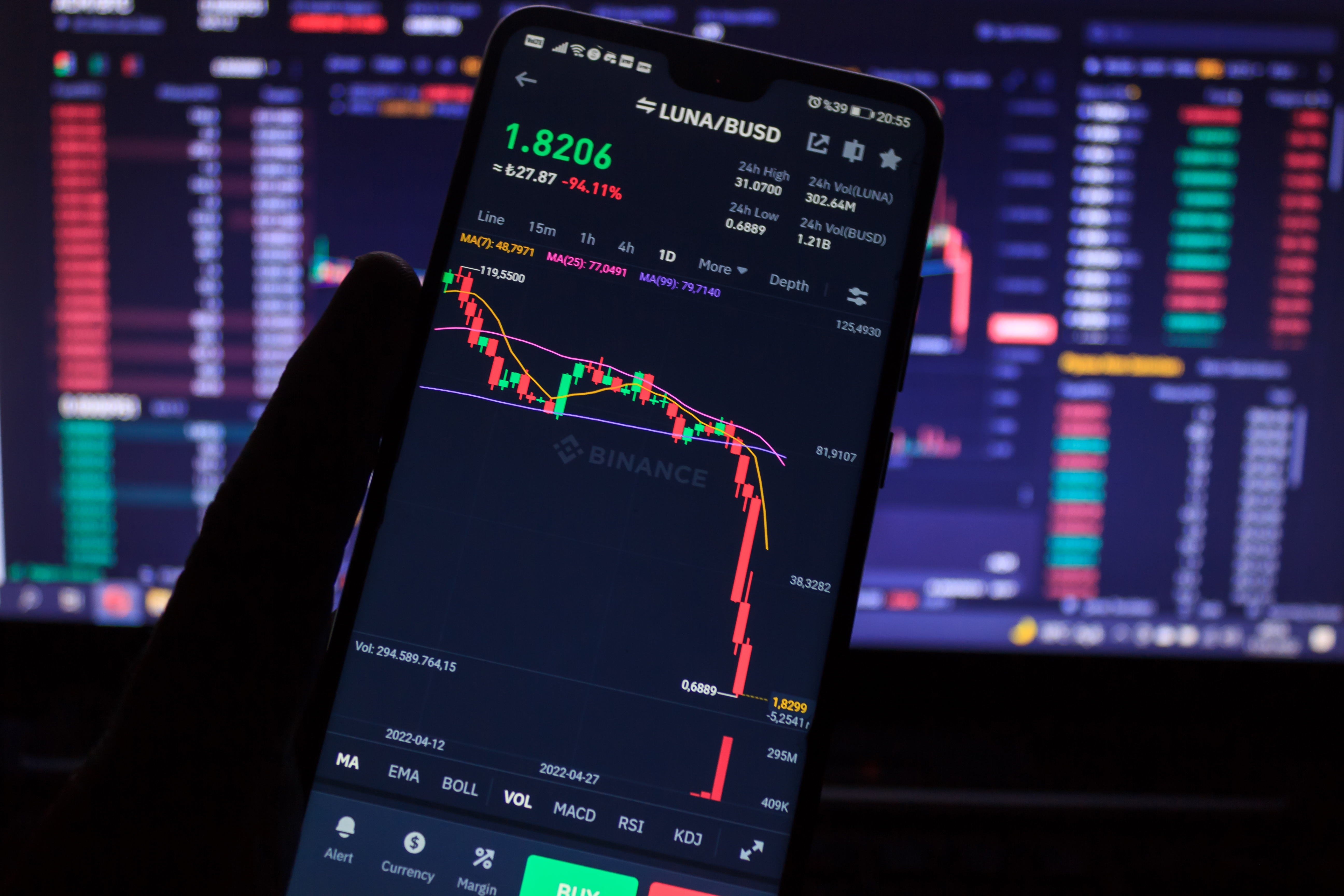 Binance offers compensation after $19bn crypto crash that crippled  centralised exchanges, boosted DeFi – DL News