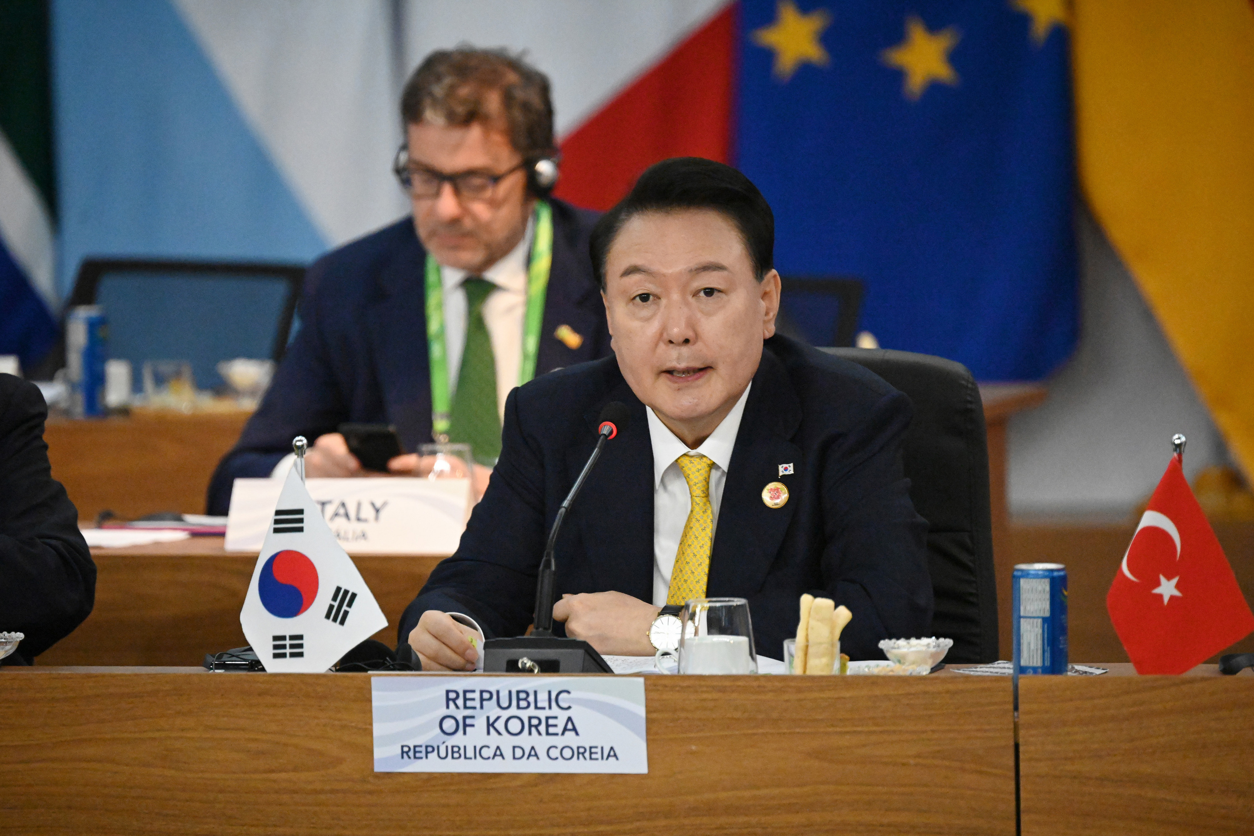 South Korean investors choose XRP over Bitcoin as political crisis deepens  – DL News