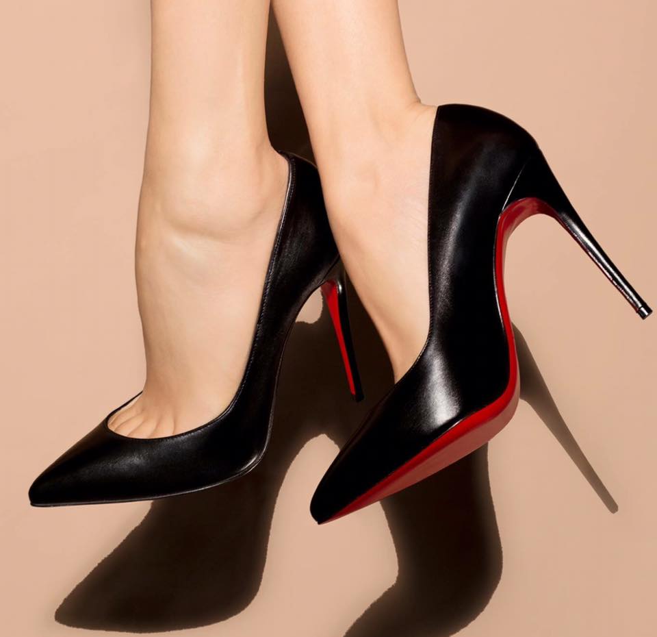 suola rossa louboutin scarpe con suola colorata
