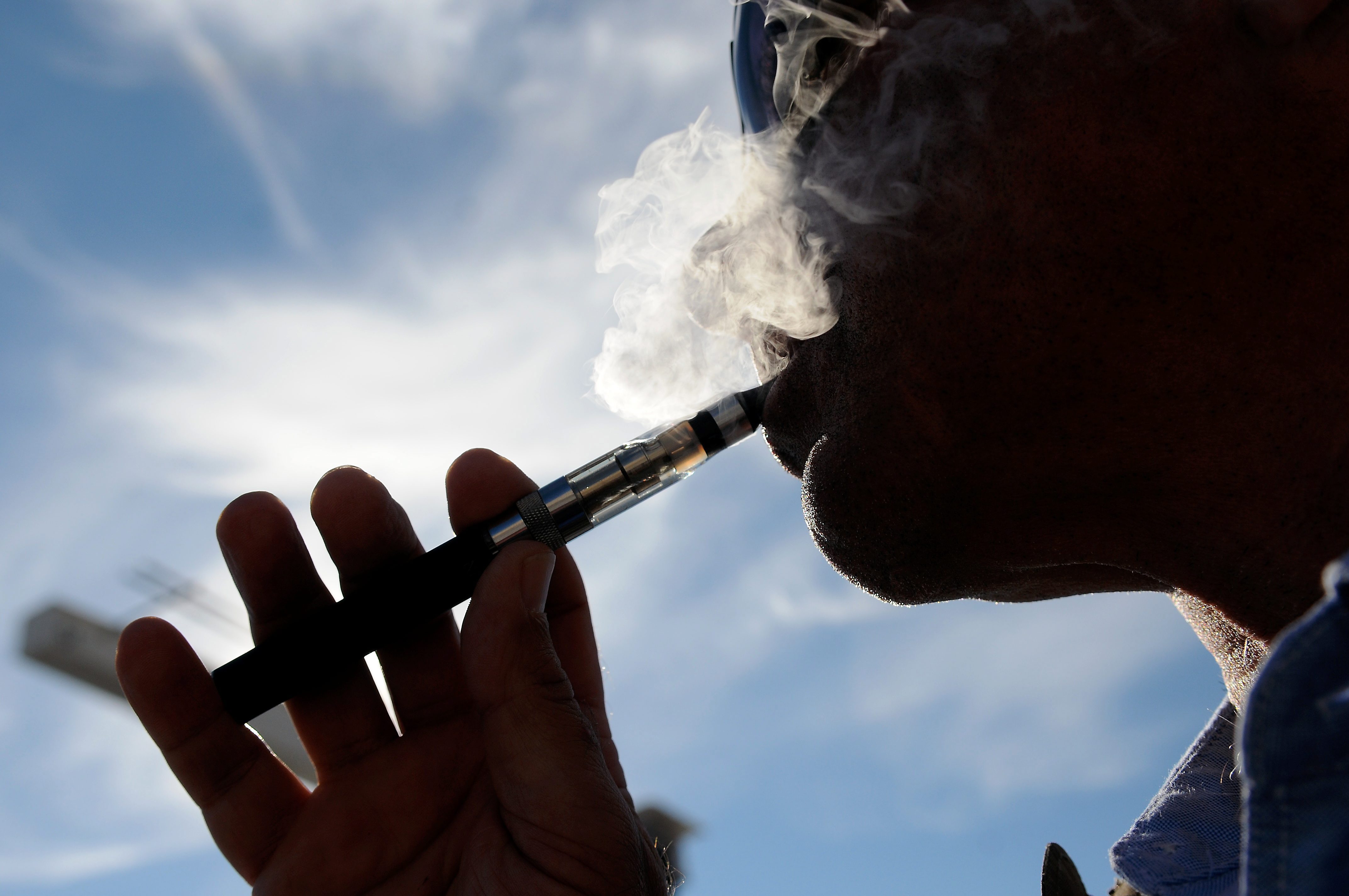 elfbar nachfüll pod läuft aus La vapoteuse aide-t-elle à arrêter de fumer ? L'enquête Ifop 2025 pour  Kumulus Vape main image 1