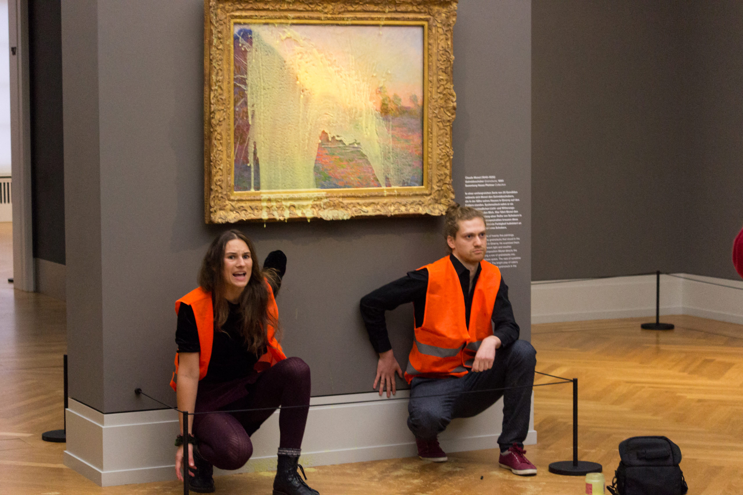 En Russie, un gardien de musée vandalise un tableau estimé 900 000 euros  pour s'amuser