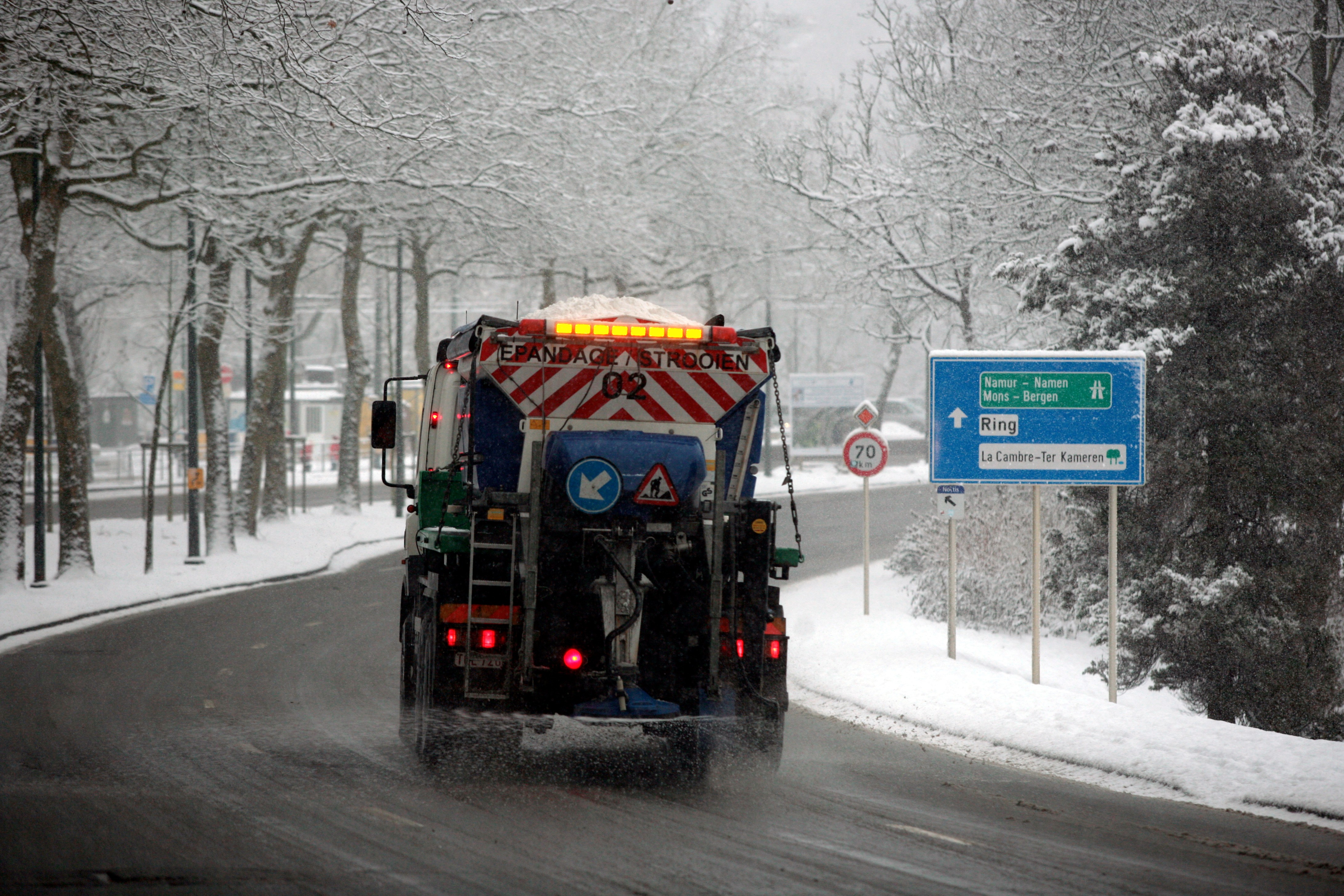 Stocks de sel : la Wallonie est prête à accueillir le gel et la neige sur  nos routes 