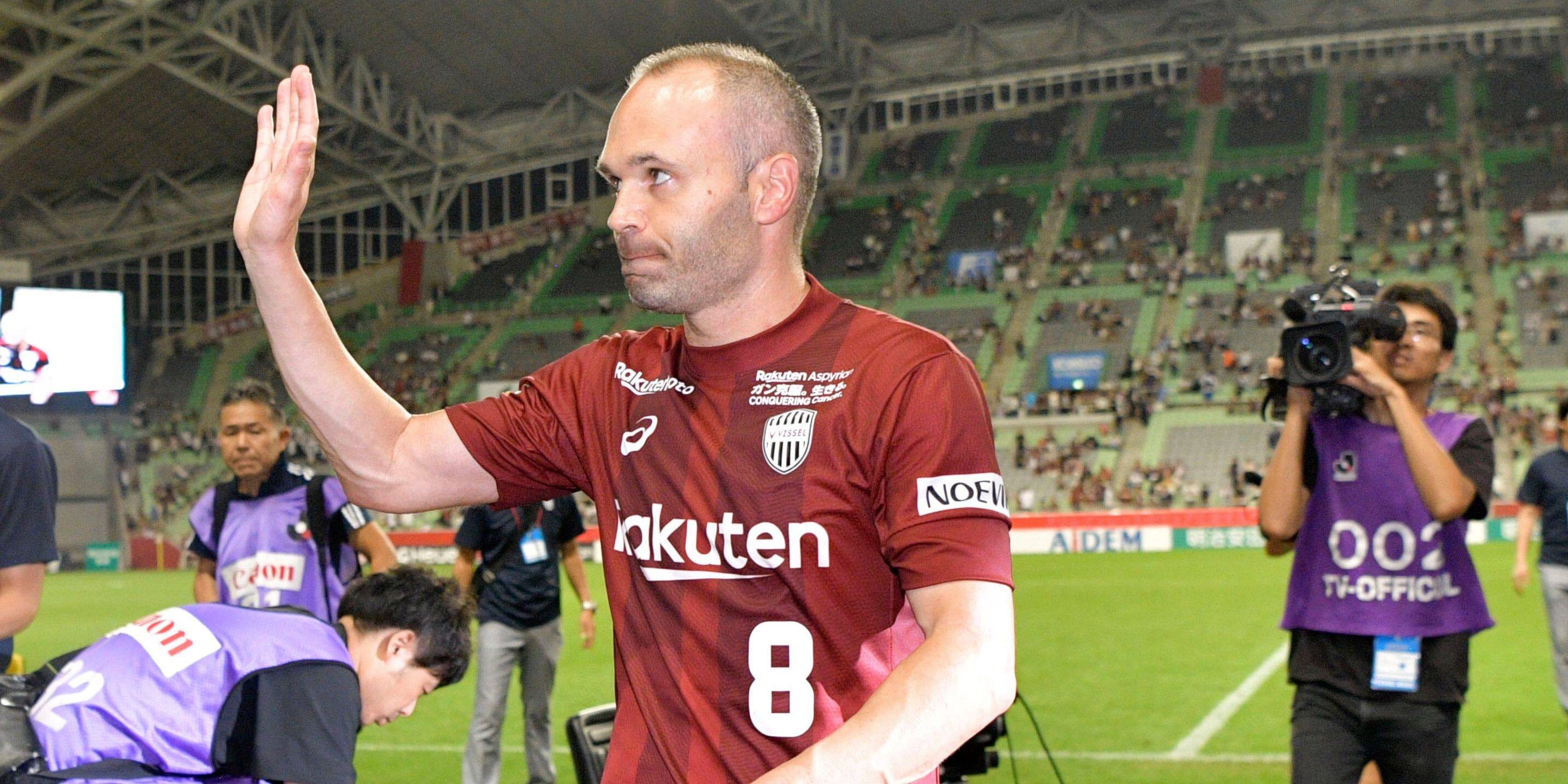 Iniesta Absent Le Fc Tokyo Fait Appel A Son Sosie Pour Contenter Ses Fans Photo La Libre