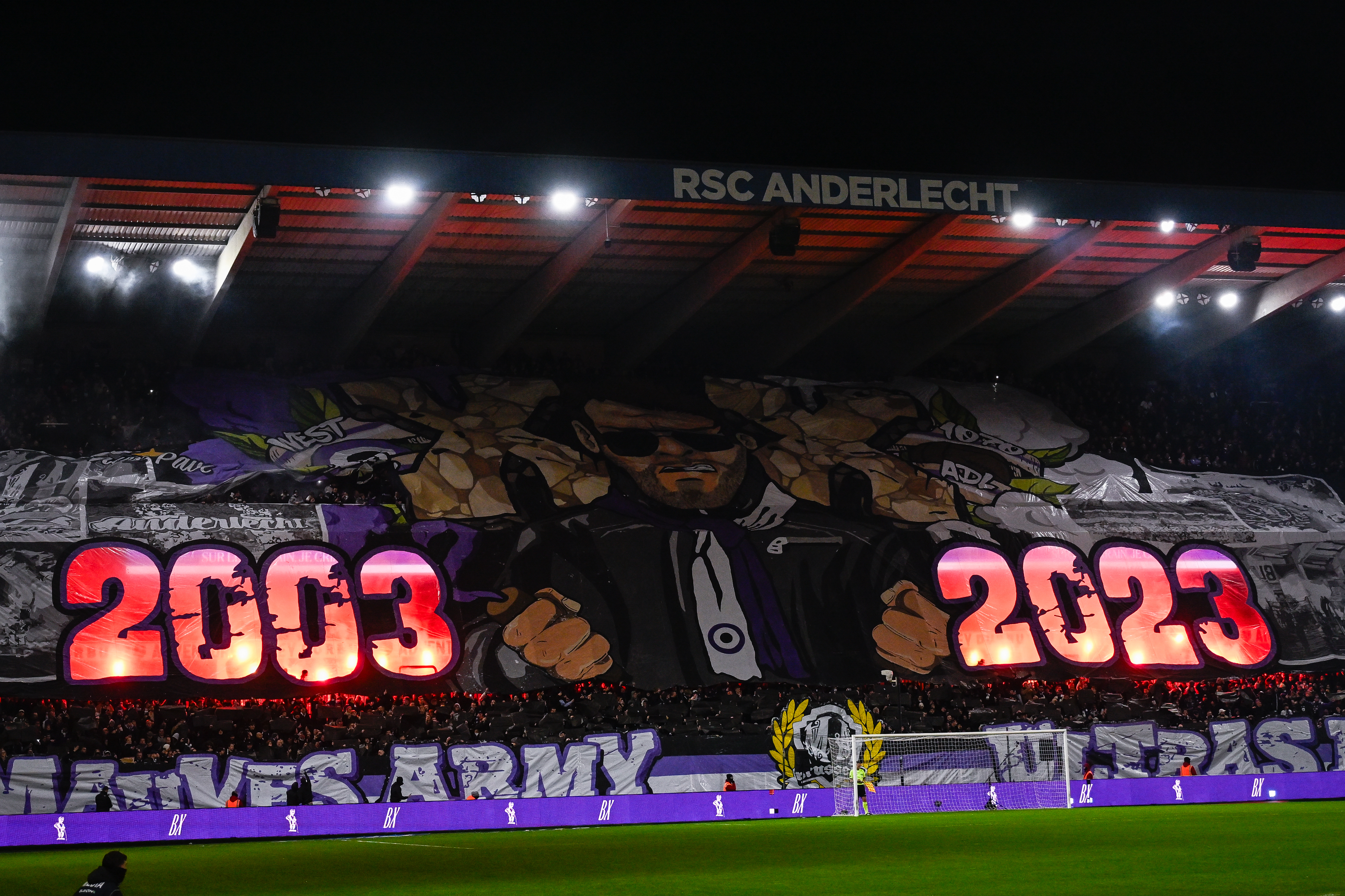 L'impressionnant tifo des supporters d'Anderlecht avant le derby