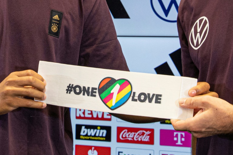 Brassard «One Love» au Mondial : comment la Fifa a remporté son bras de fer  avec l'Europe - Le Parisien