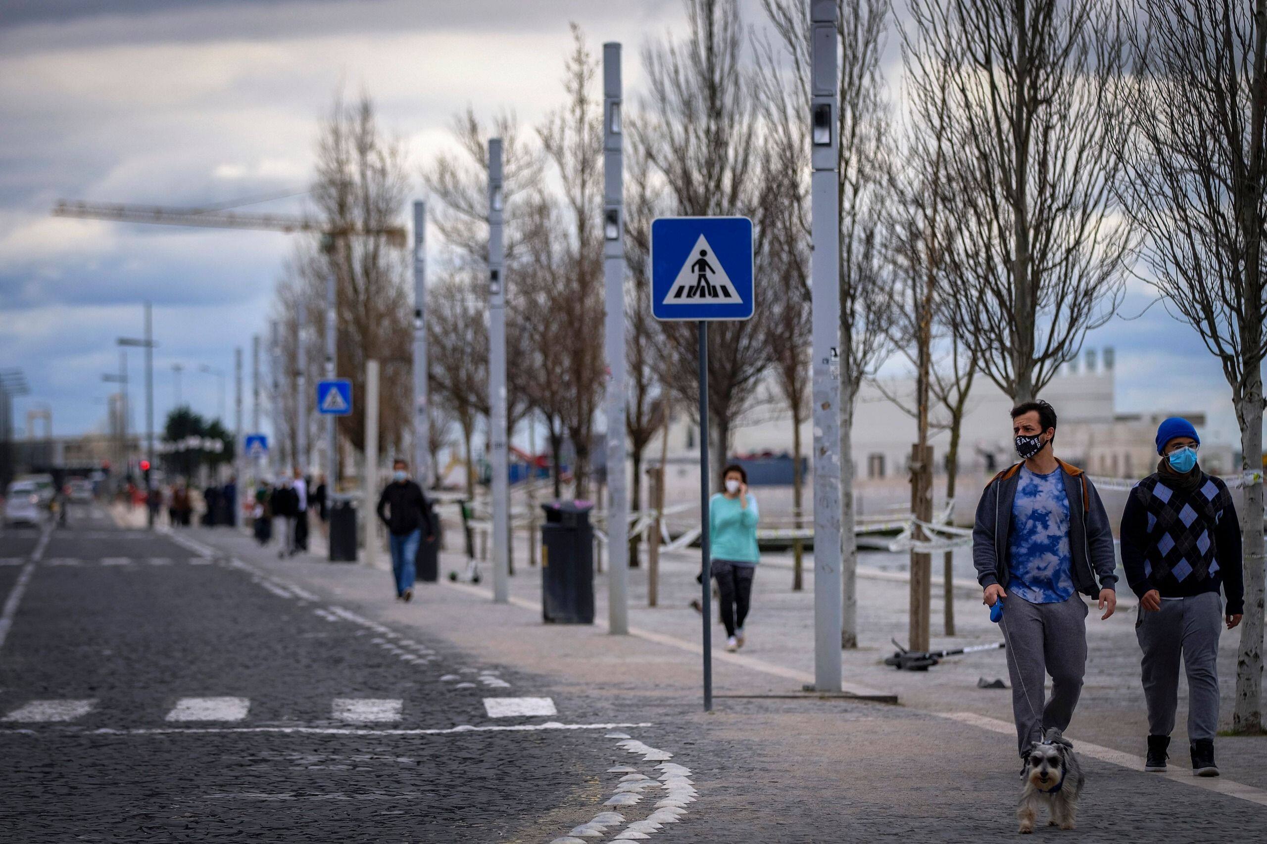 Suivre L Exemple Du Portugal Pour Reprendre Le Controle De La Situation En Belgique Ils Sont Passes De 16 000 A 467 Contaminations Par Jour La Libre