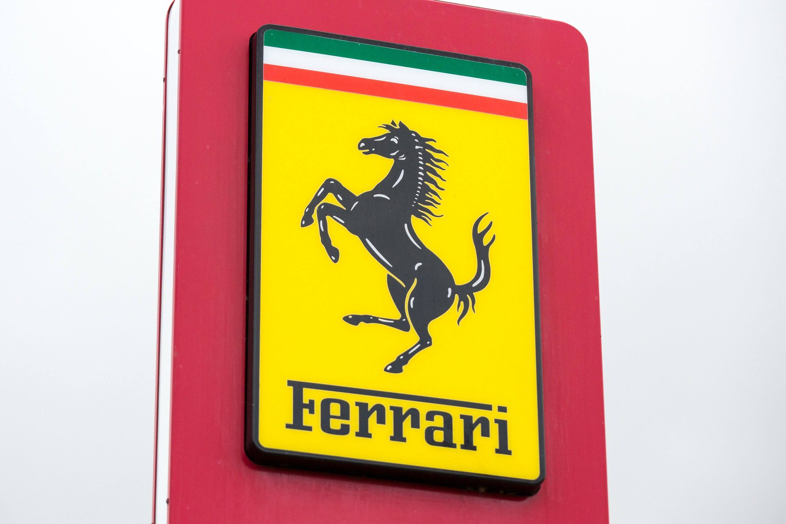 Ferrari veut séduire la Gen-Z avec sa première collection mode