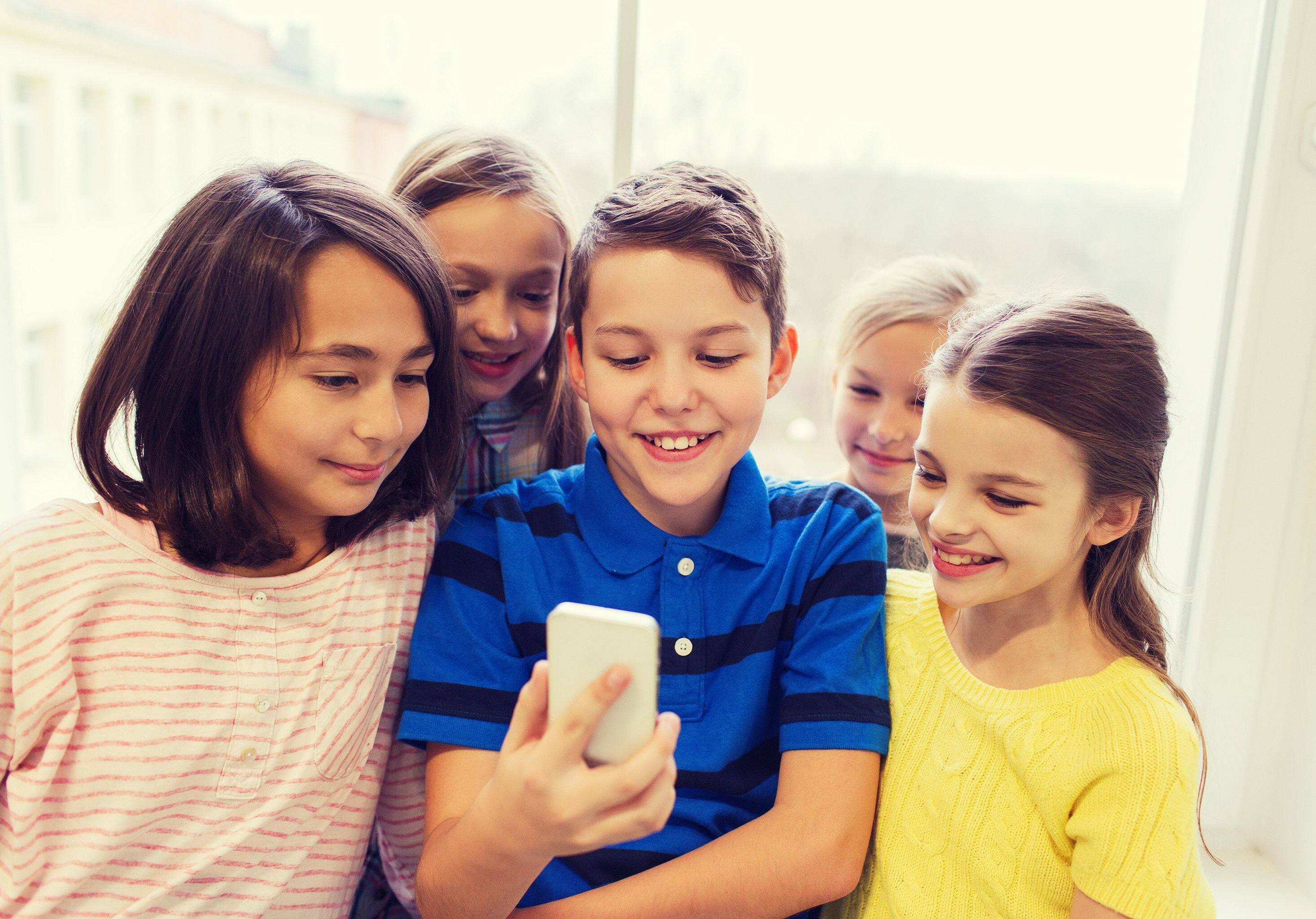 Le meilleur âge pour donner un smartphone à un enfant — L'Observateur  Chrétien