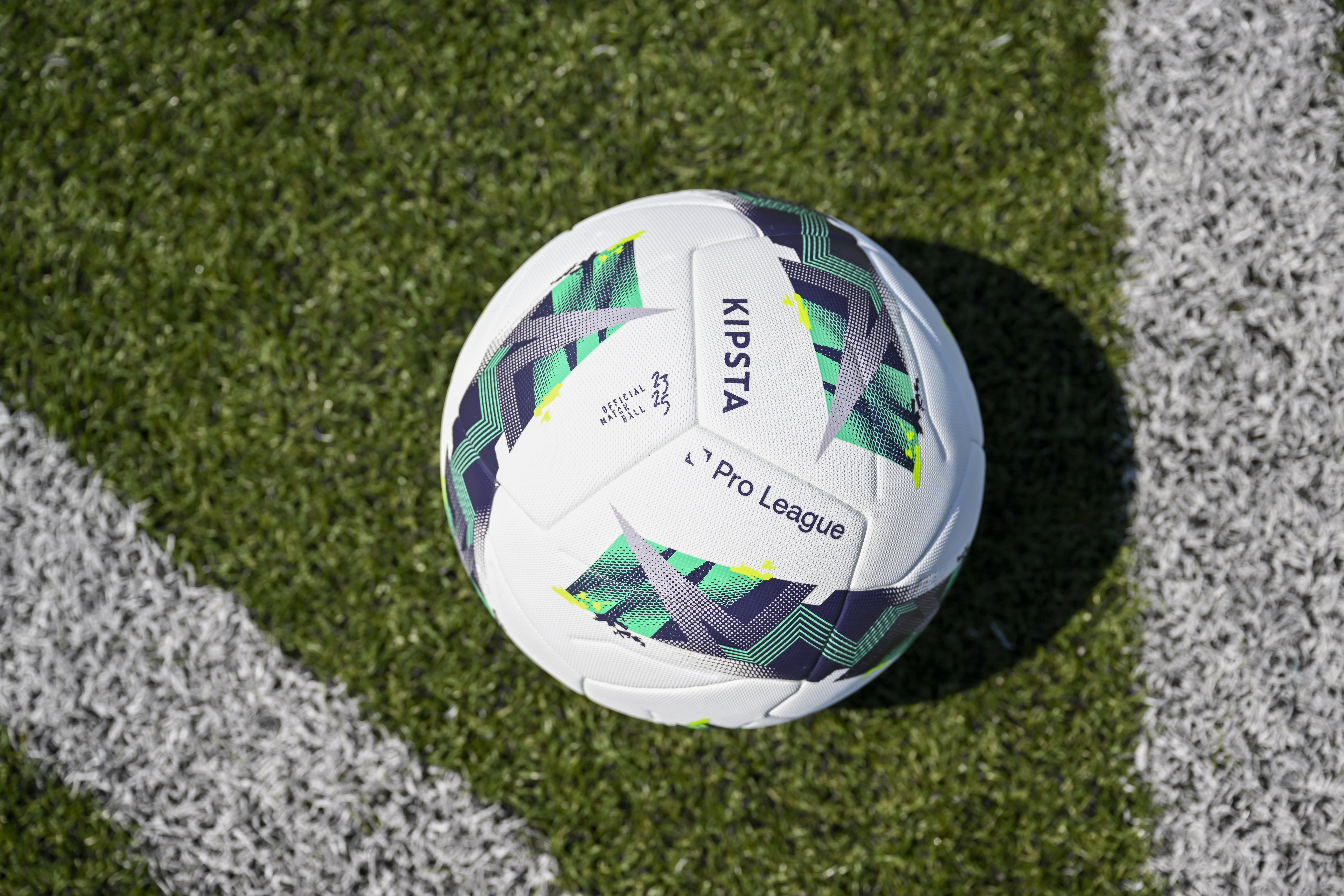 Euro 2024 - Le nouveau ballon Adidas aide les attaquants et les gardiens  - Vidéo Dailymotion