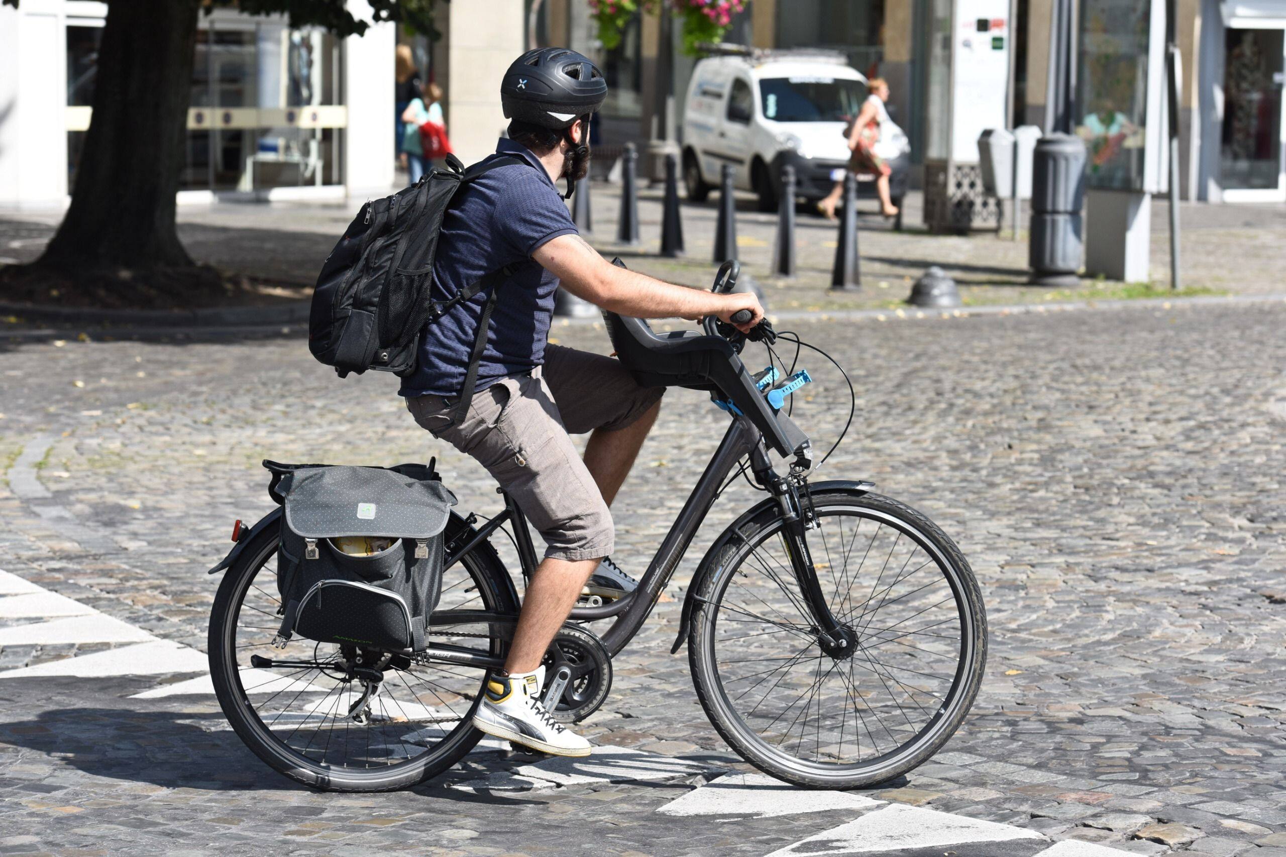 Station Tout En Un 1 Vélo - Borne De Gonflage Et Réparation