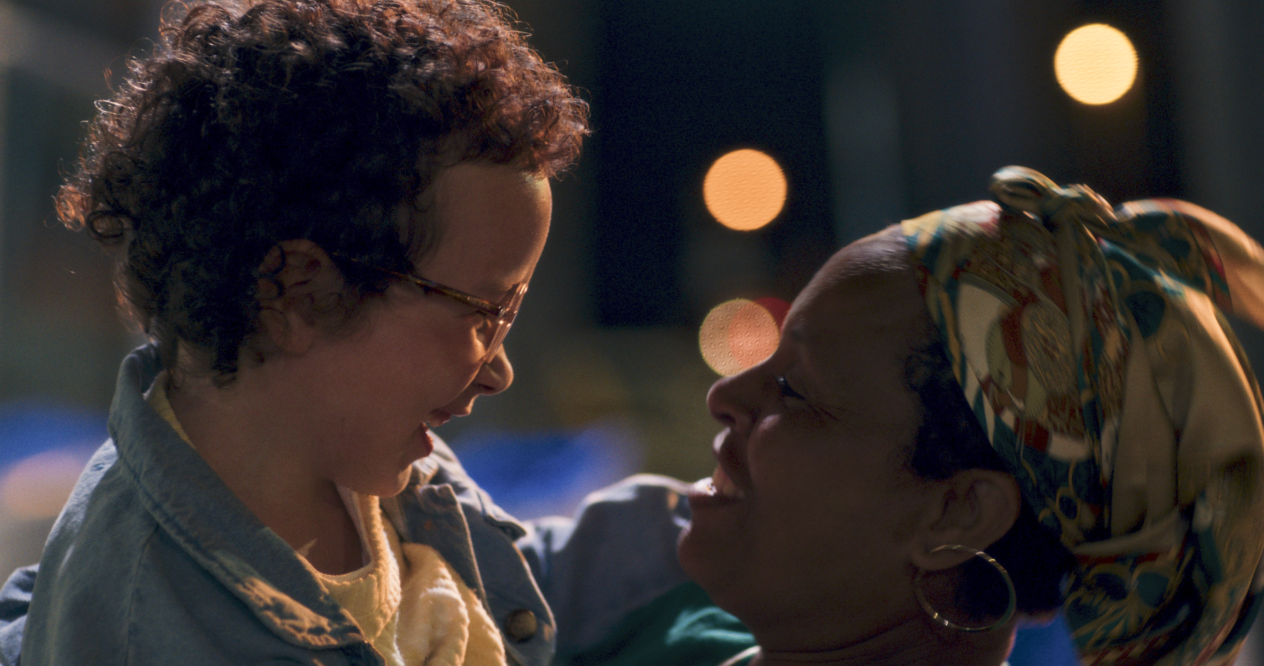 Àma Gloria” : un très joli film sur l'amour “maternel”, porté par deux  comédiennes épatantes - La Libre