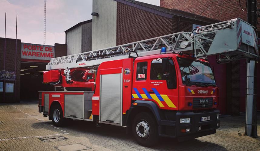 CIJ France Auto pompe avec échelle pompiers 1/43 N°3/30