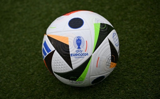 Adidas Révolutionne L'UEFA EURO 2024 Avec FUSSBALLLIEBE, Le Ballon