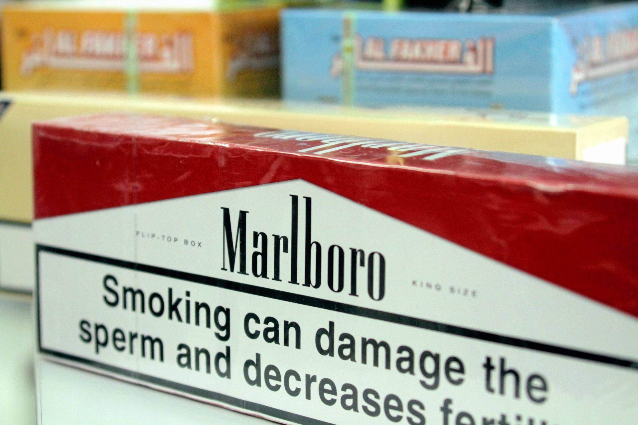 Comeos et le géant du tabac Philip Morris tirent à boulets rouges