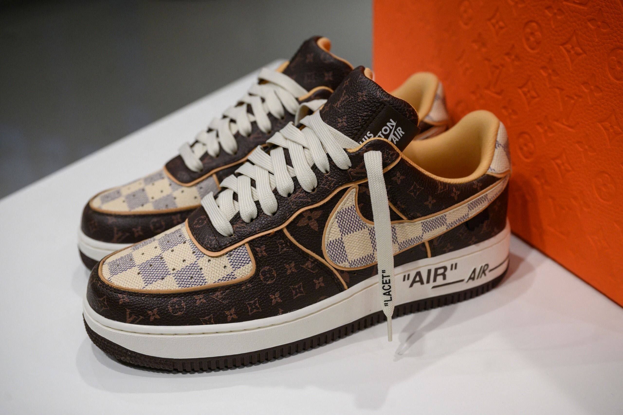 Louis Vuitton lance la commercialisation de sa collaboration avec Nike Air  Force 1.