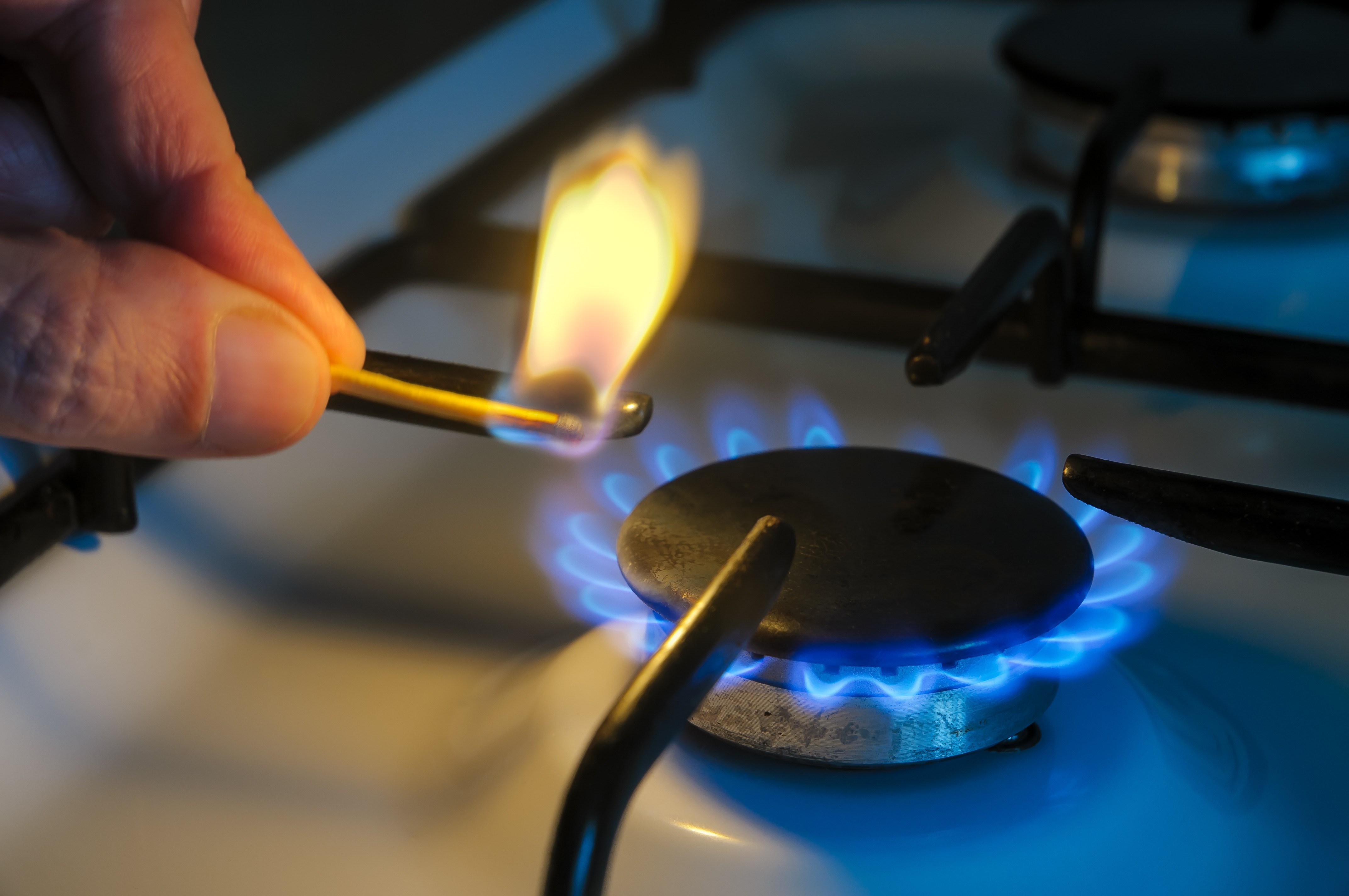 Poêle à pétrole vs. poêle à gaz : le match - L'immo