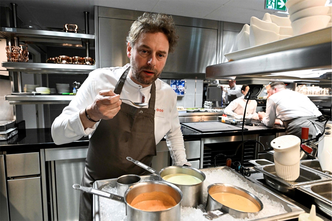 Arnaud Donckele et Maxime Frédéric prennent les commandes du restaurant  tropézien de la Maison Louis Vuitton tout l'été – Grazia