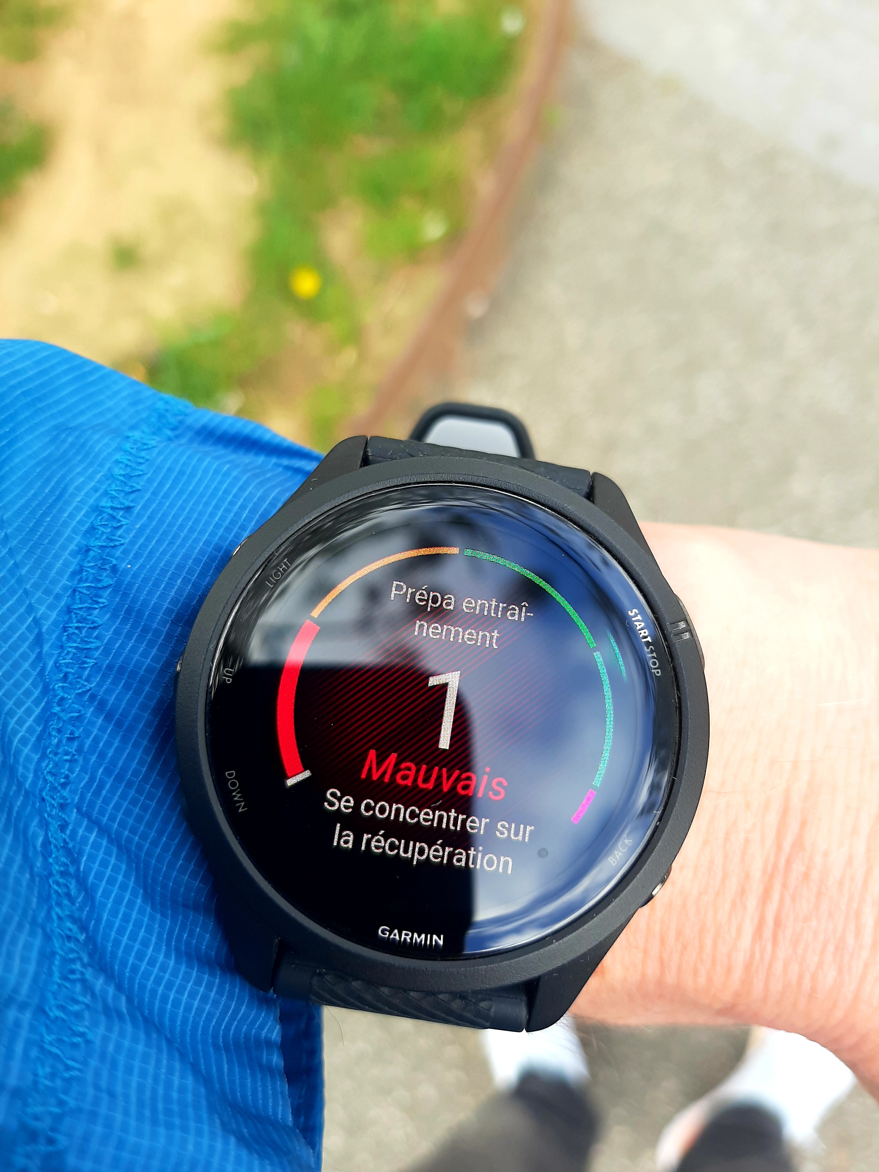 Parfaite pour le running, cette montre GPS Garmin est à prix cassé en ce  moment