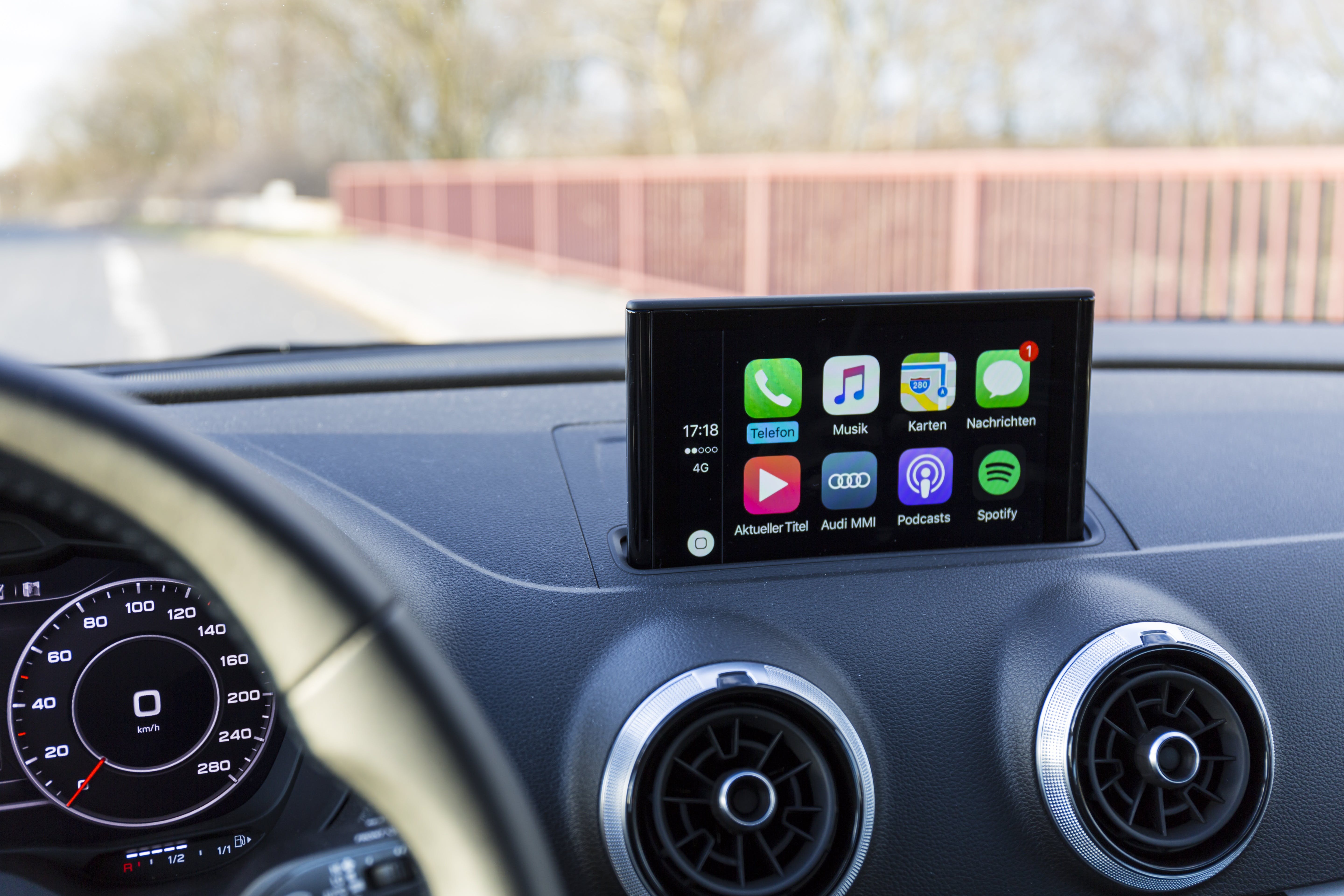 Fini de brancher votre téléphone dans votre voiture : ce boîtier Bluetooth  est conçu pour convertir votre CarPlay filaire en CarPlay sans fil ! - La  DH/Les Sports+
