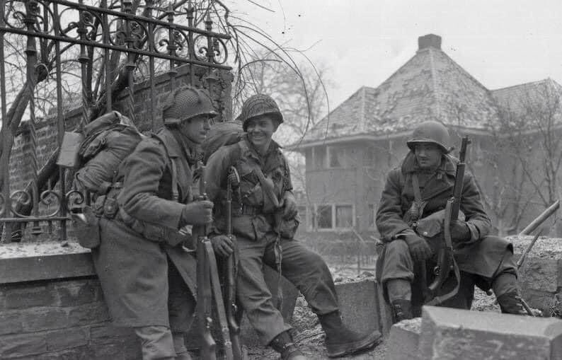 Passionné, il fait revivre 1940-1945 à Malmedy en photos - L'Avenir