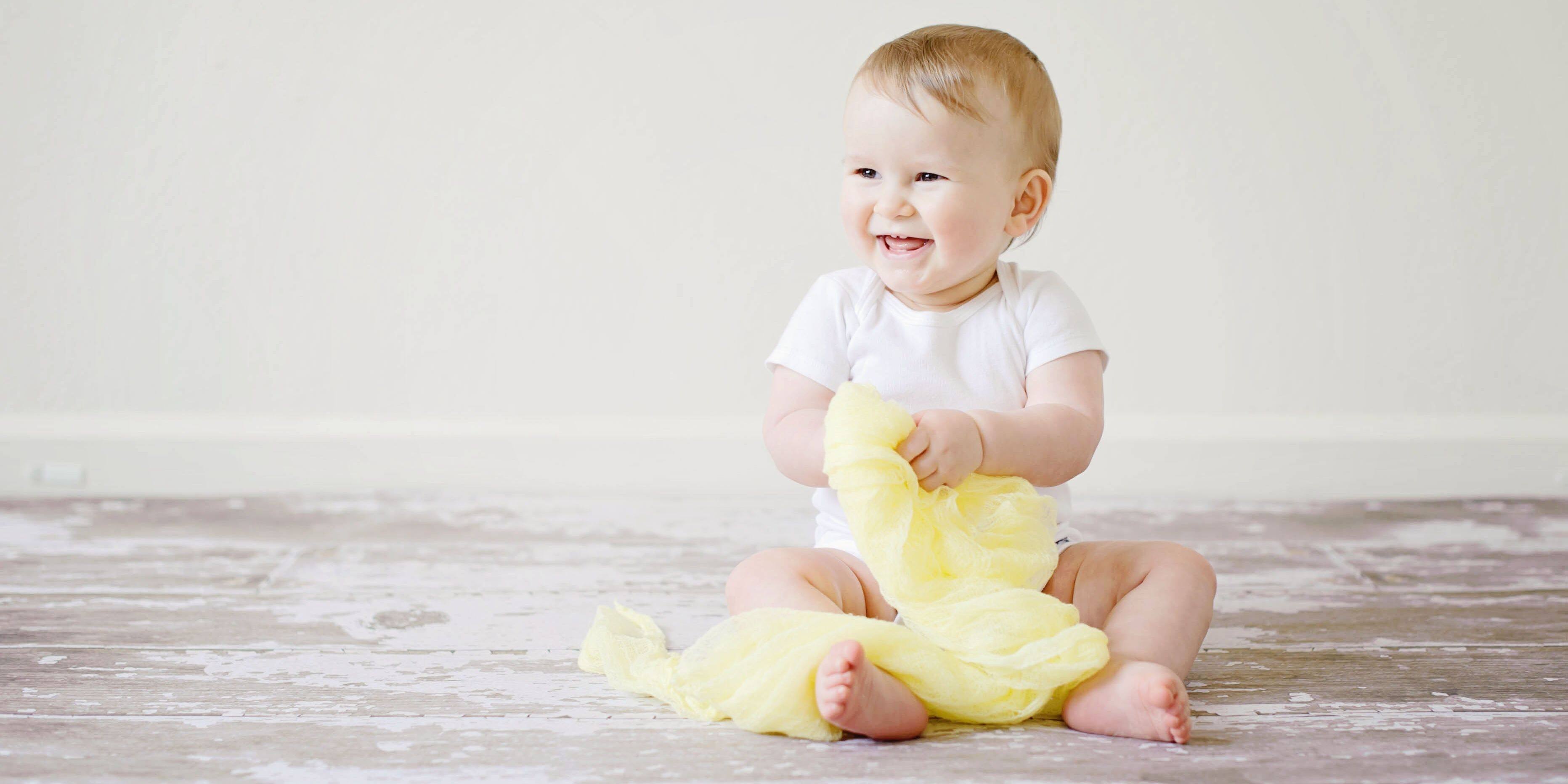 Un Bebe Gloussait 17 Heures Par Jour Ses Parents Le Pensaient Joyeux Il Etait Atteint D Un Cancer Du Cerveau