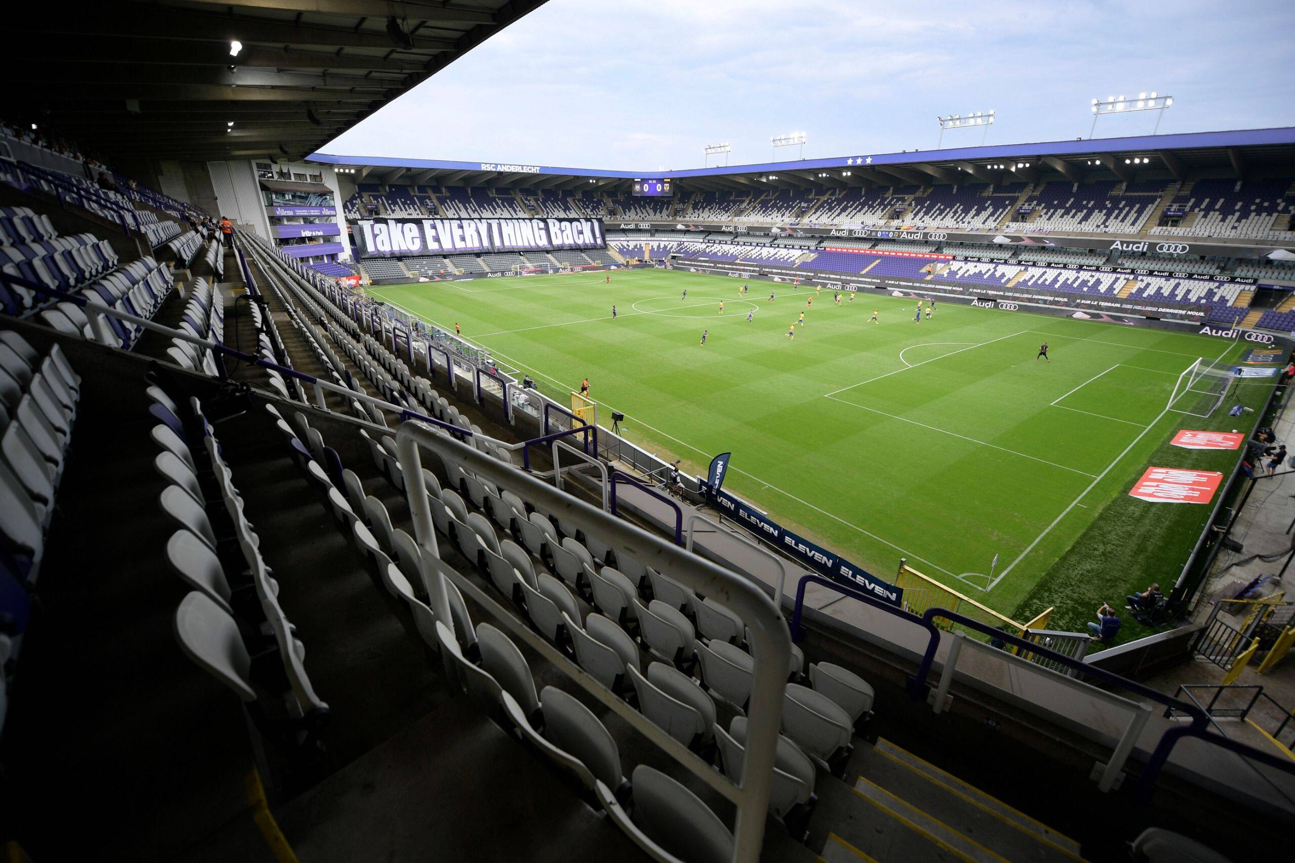 L'impressionnant tifo des supporters d'Anderlecht avant le derby