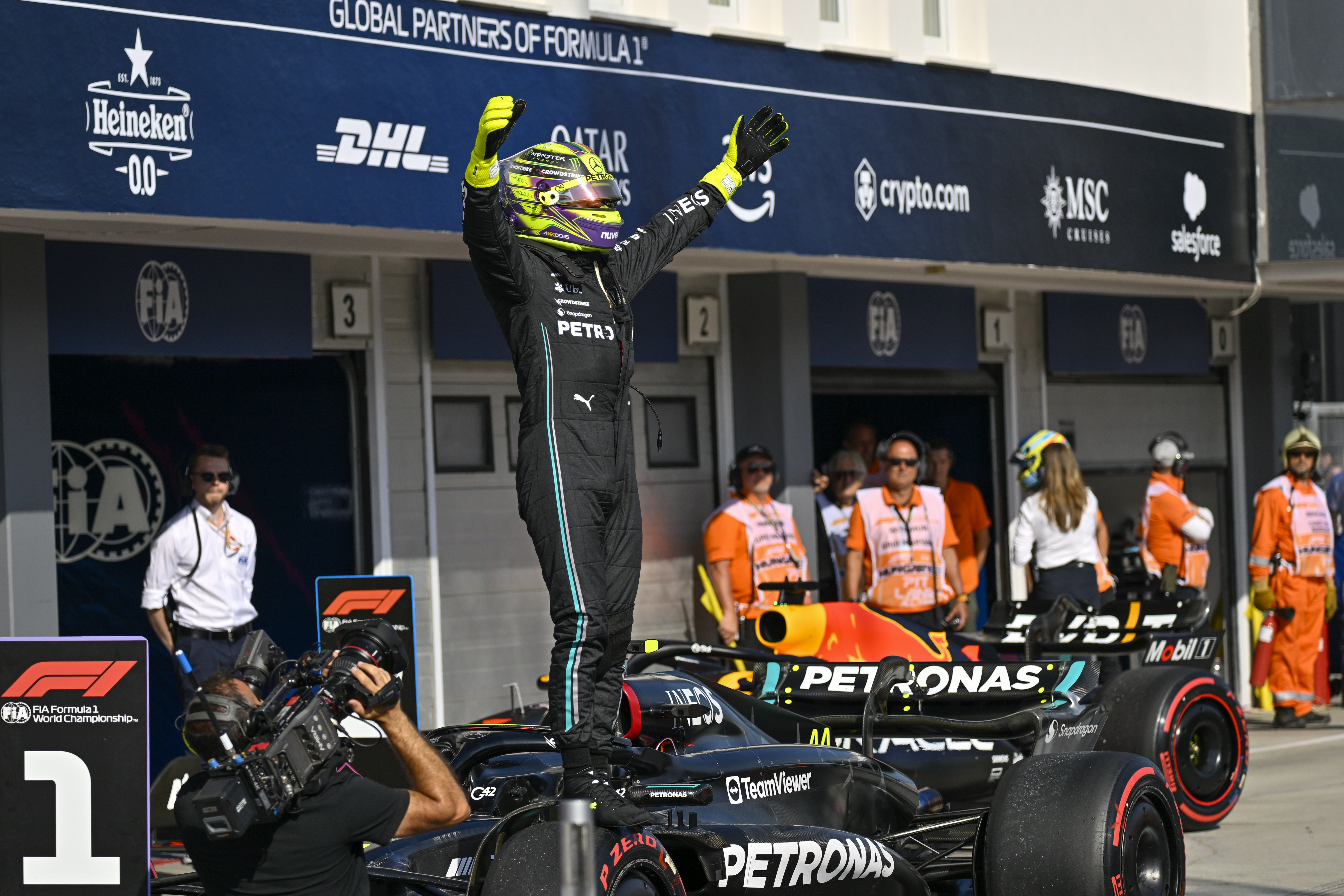 Première victoire pour Russell en F1, Mercedes signe (enfin) le