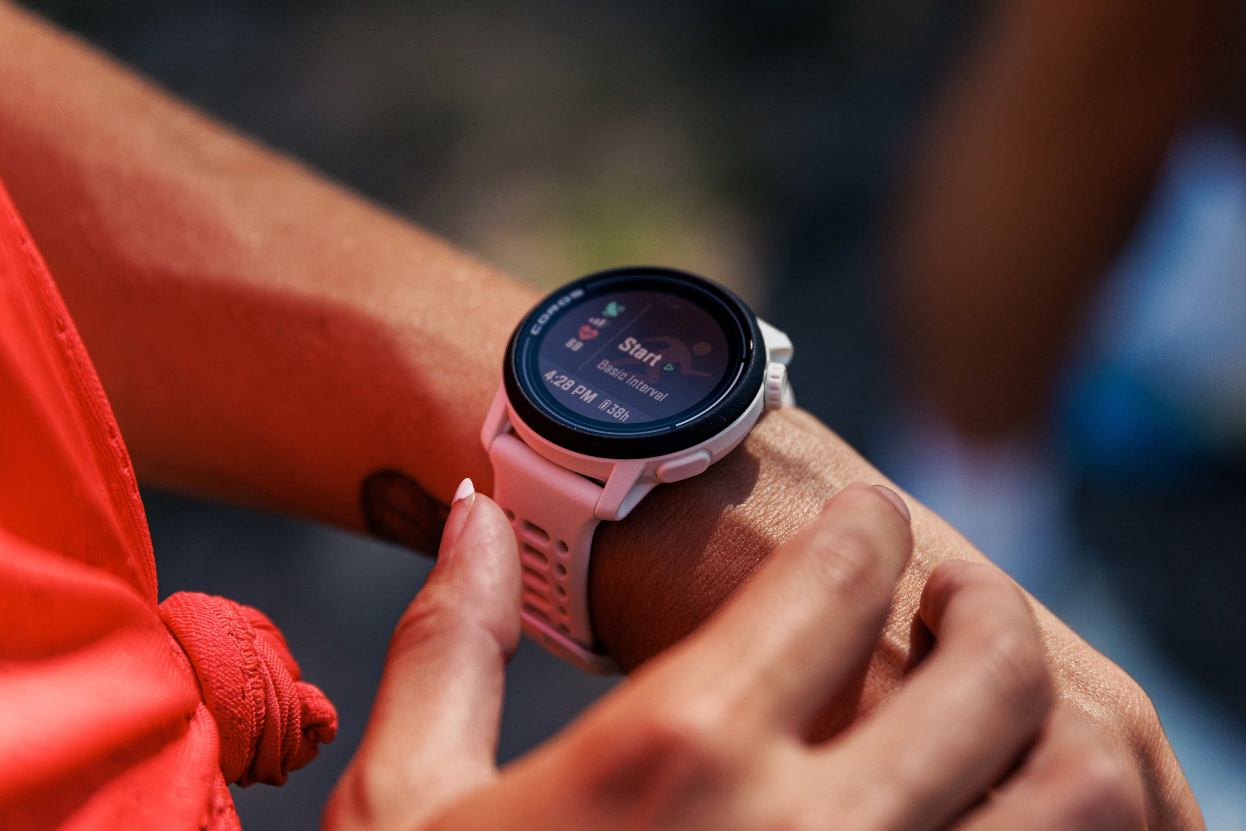 Fitbit Charge 6 : a-t-on vraiment besoin d'acheter une montre connectée  plus chère ? - ZDNet