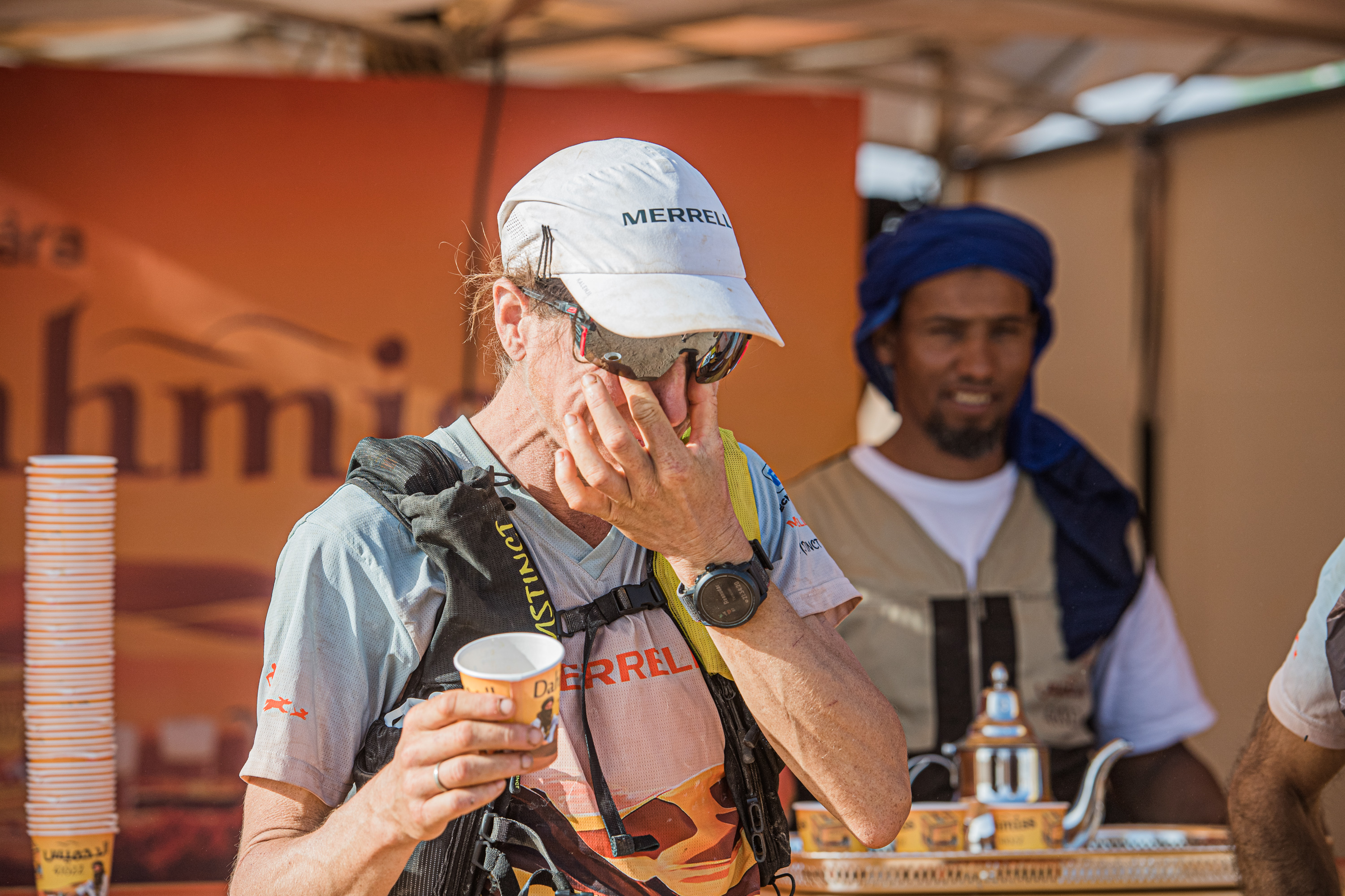Marathon des Sables : voici ce qu'il y a dans le sac d'un coureur pour  cette course de 250 km en autonomie à travers le désert (VIDÉO) - La DH/Les  Sports+