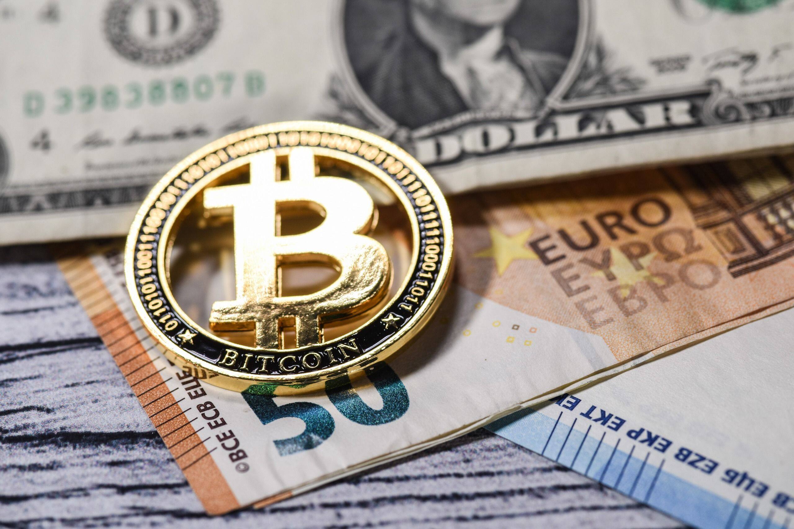 Nouveau record pour le Bitcoin qui dépasse les 50.000 dollars - La Libre