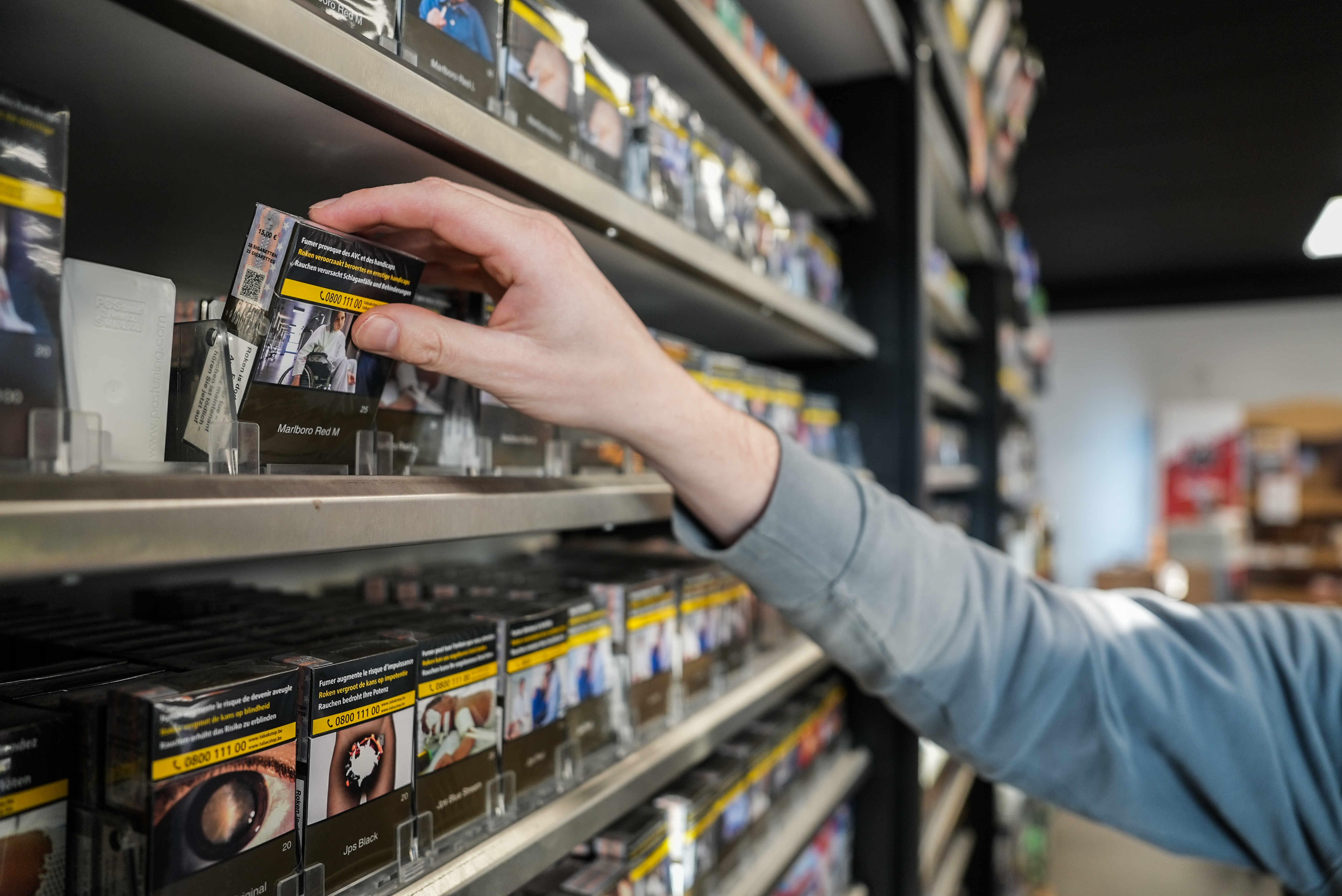 David, 37 ans, vole 750 euros de tabac en une semaine au Colruyt du boulevard de la Constitution, Lige - La DH/Les Sports+ David, 37 ans, vole 750 euros de tabac en une semaine au Colruyt du boulevard de la Constitution, Lige - La DH/Les Sports+