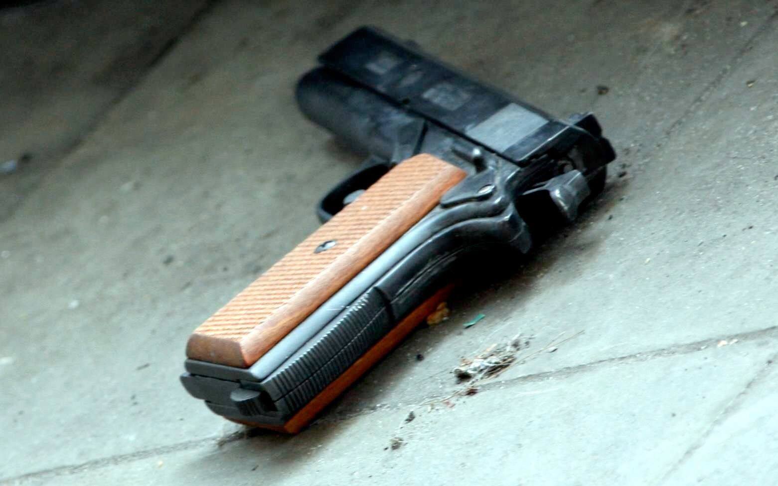 Vendus légalement en Belgique, des pistolets d'alarme sont de plus en plus  transformés en armes mortelles - La DH/Les Sports+