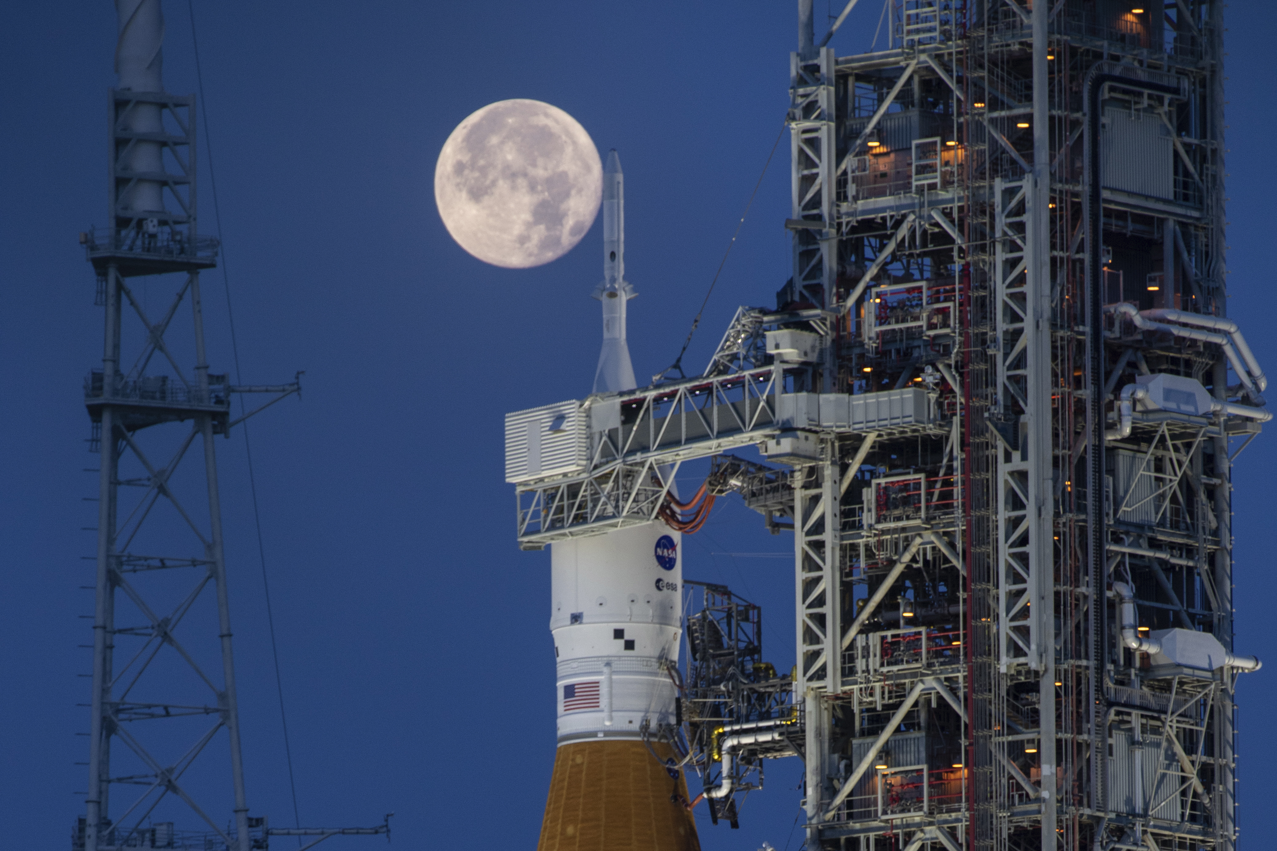 VIDÉO - Une anomalie survenue sur l'appareil privé américain en route  pour la Lune - France Bleu