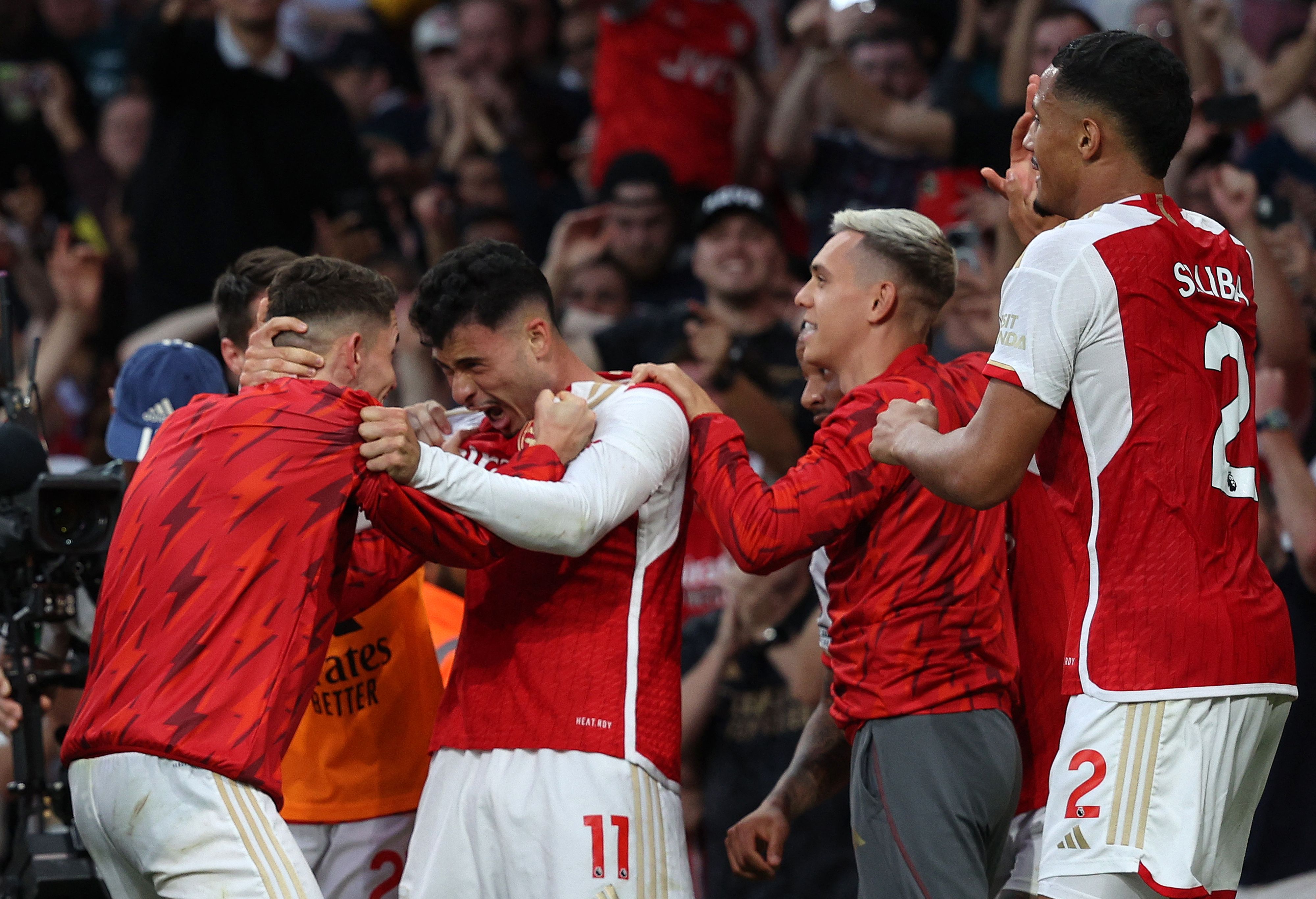Coupe de Belgique : Anderlecht se qualifie face au Standard dans un Clasico  marqué par de nouveaux débordements en tribunes (VIDÉOS) - L'Avenir