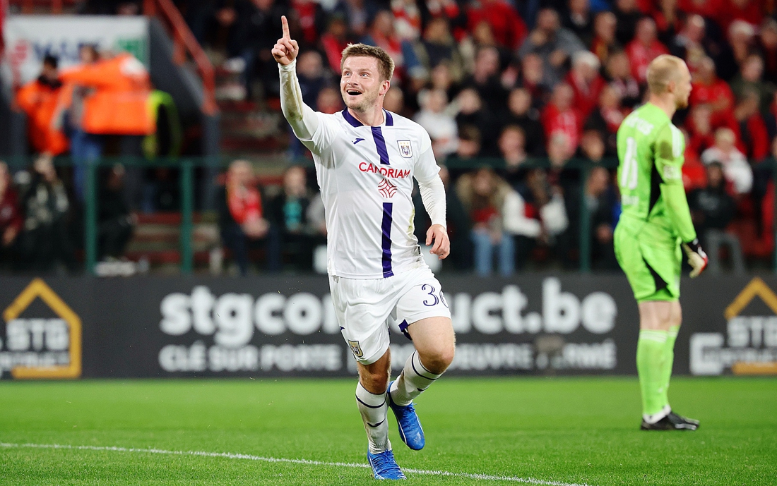 Coupe de Belgique : Anderlecht se qualifie face au Standard dans un Clasico  marqué par de nouveaux débordements en tribunes (VIDÉOS) - L'Avenir