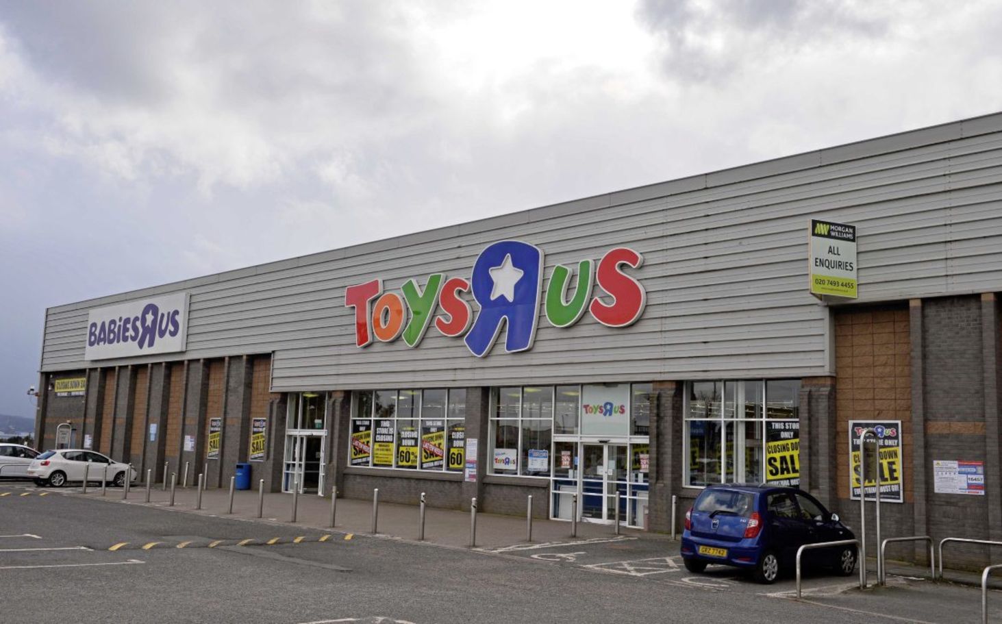 Toys r us store sprucefield