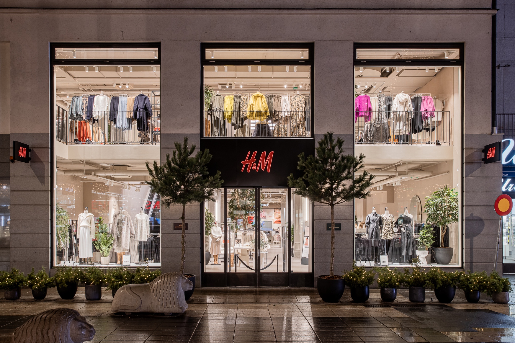 H&m goa shop