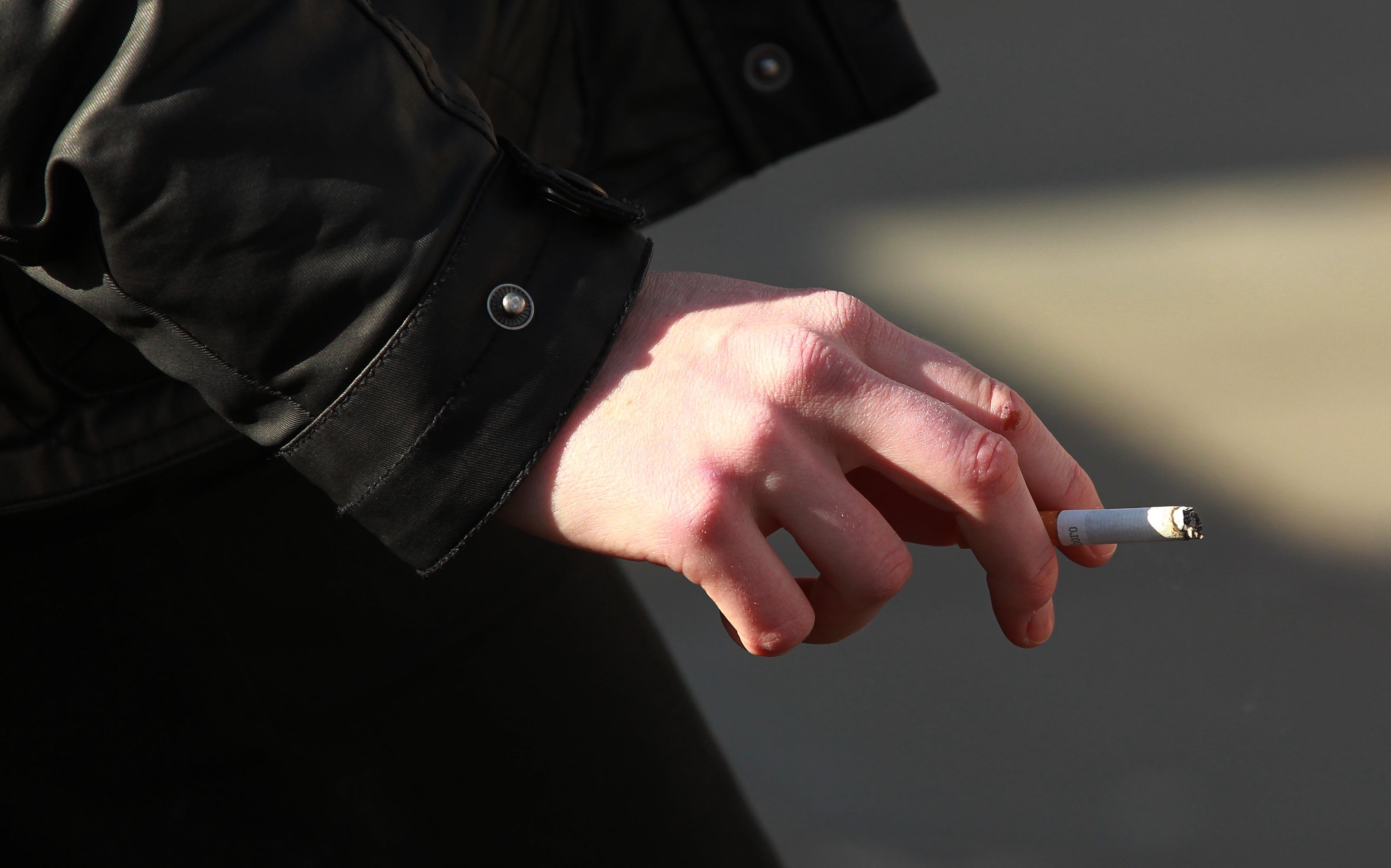how many cigarettes are in a 30g pouch Riverstone Easy Rolling Tobacco 30g Combi Pouch (with papers & tips) (30 g)