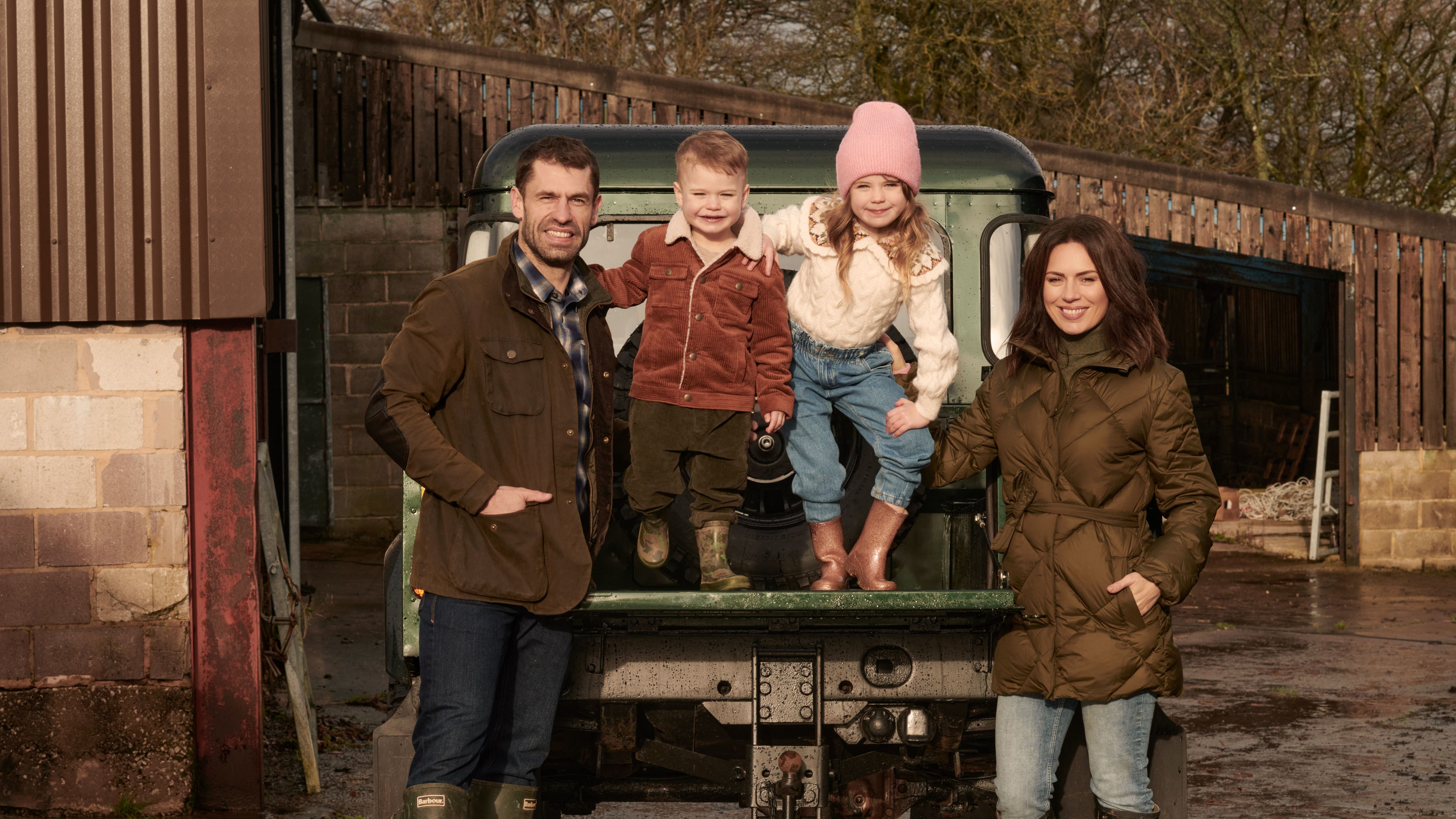 Kelvin Fletcher and wife Liz reveal they're expecting twin ...