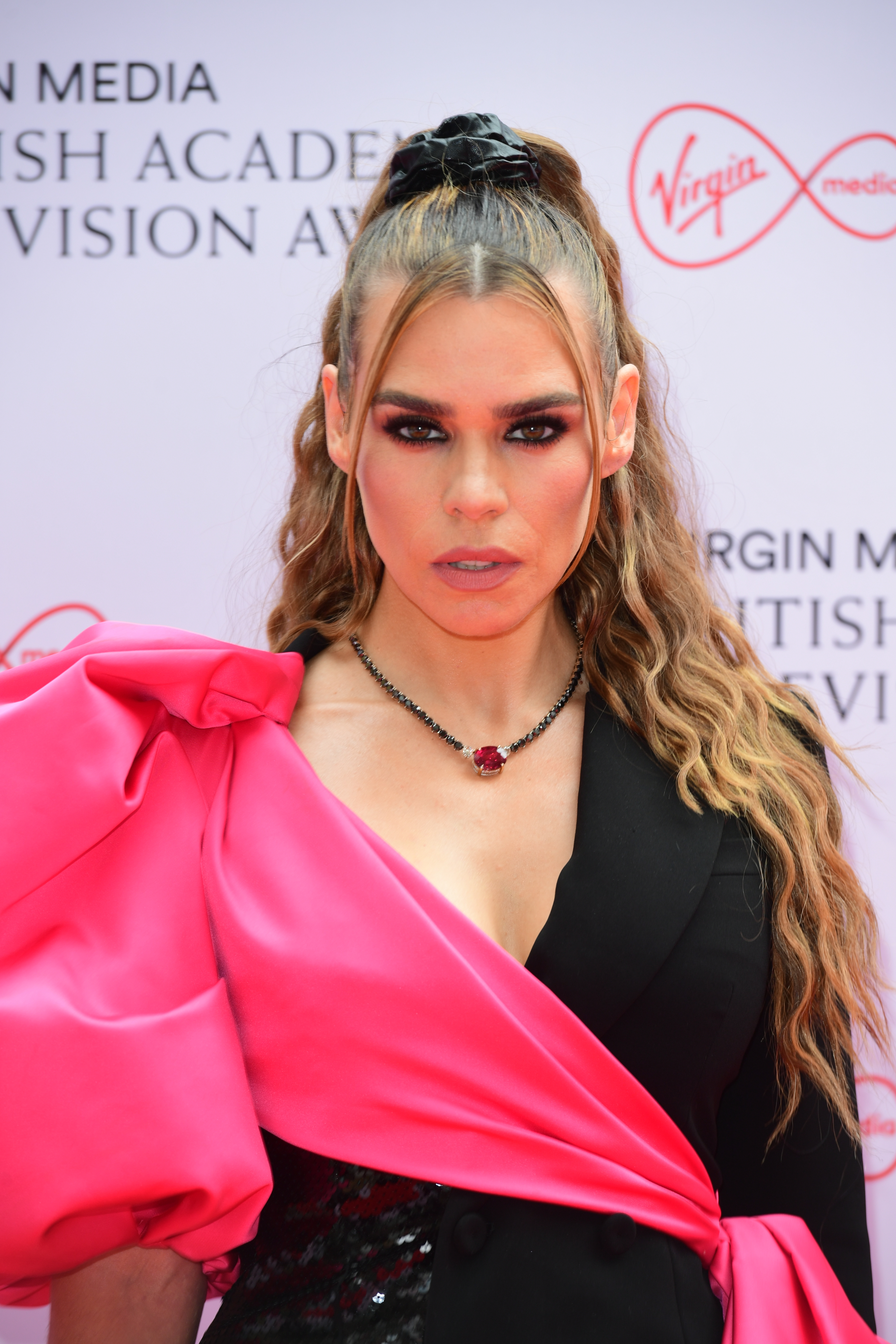 Billie Piper says she smoked cigarettes with the Spice Girls aged 15 – The  Irish News