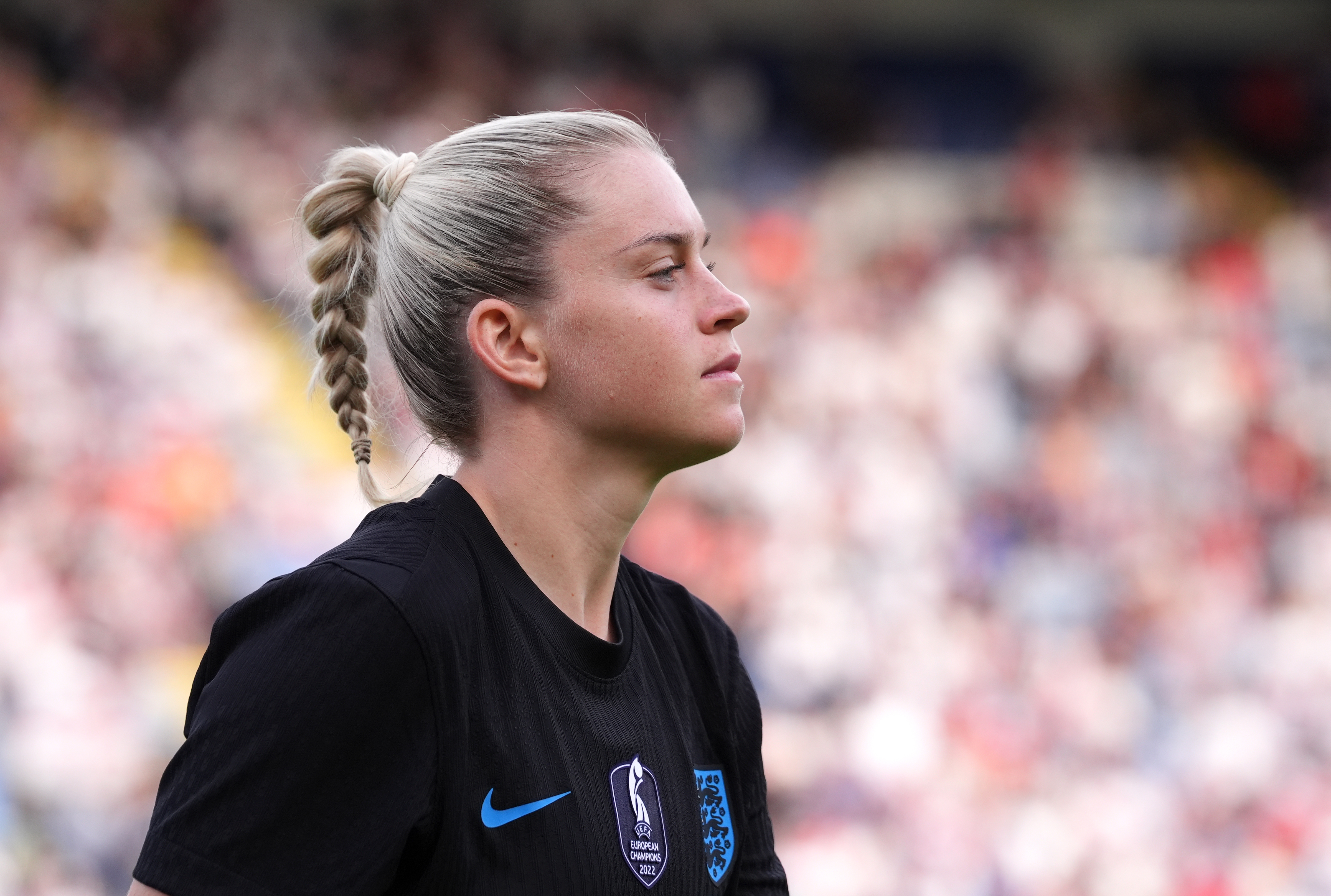 England's Lionesses Roar to Victory with a Stunning 6-1 Win Against Ukraine