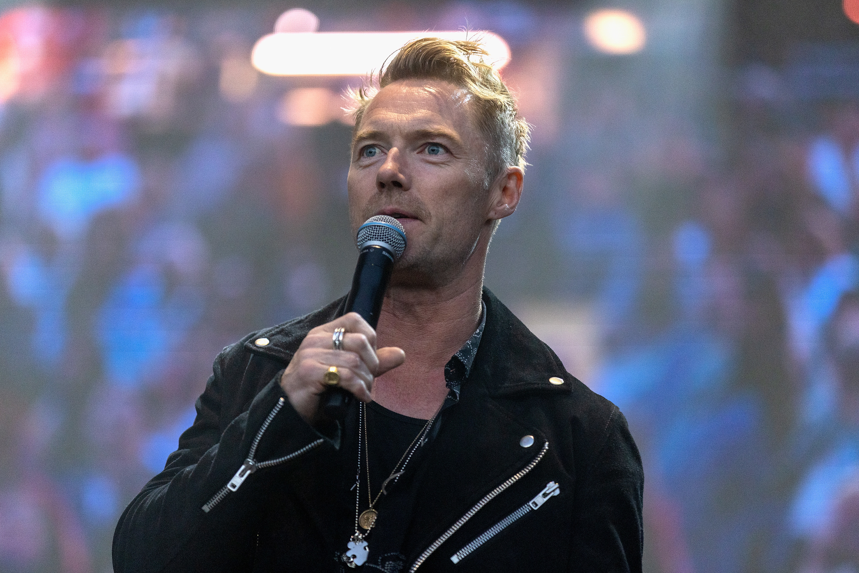 Ronan Keating to step down from Magic Radio breakfast show after seven years – The Irish News